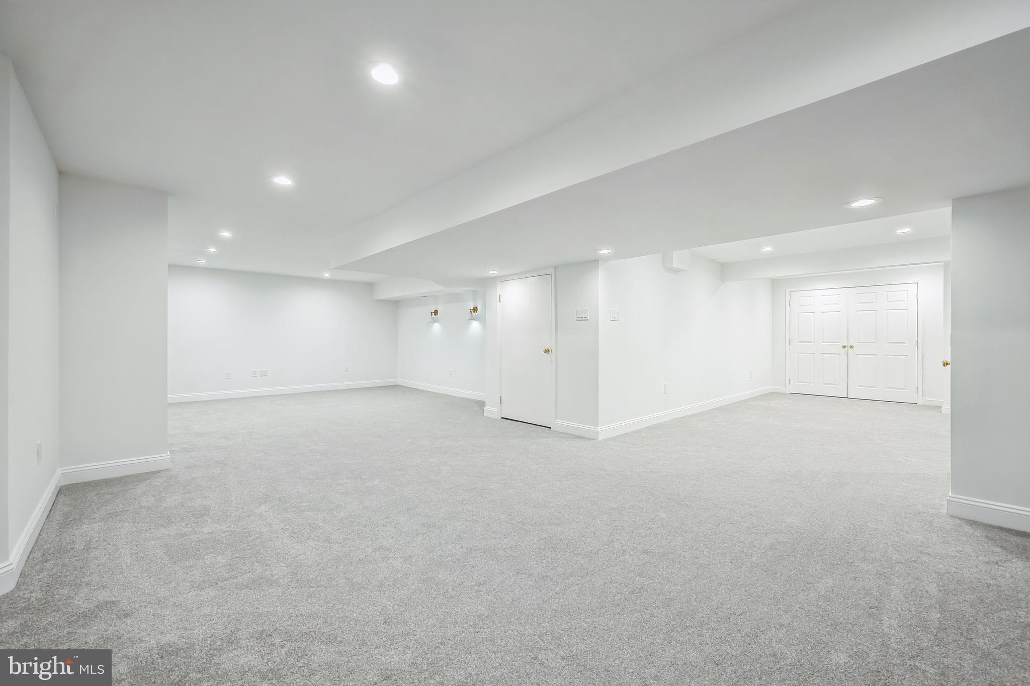 LONGSHORE ESTS - Residential