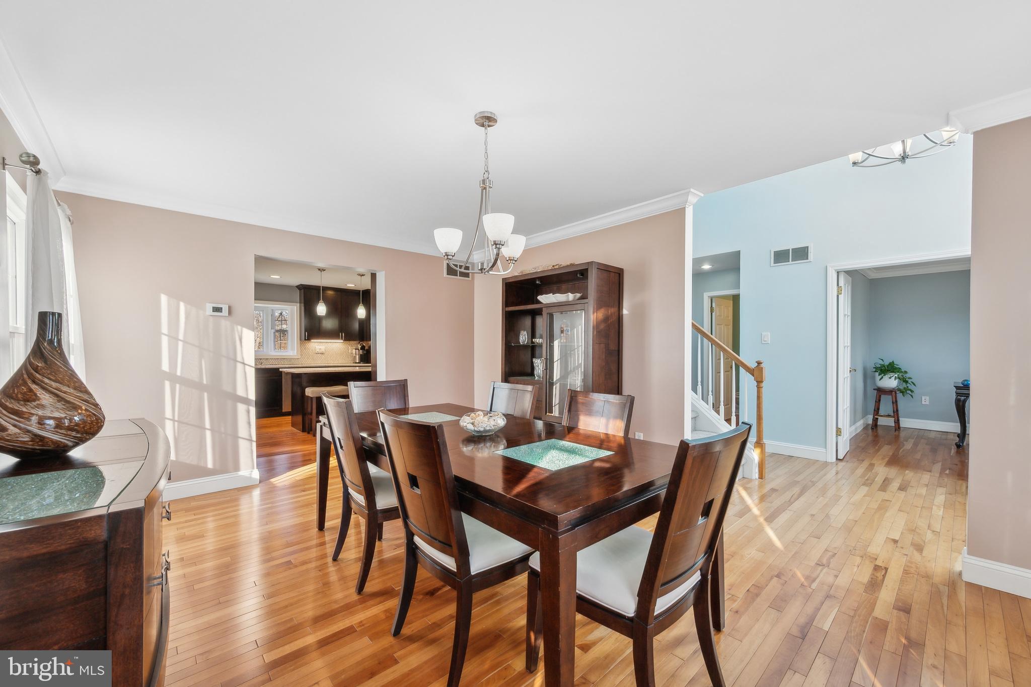 LONGSHORE ESTS - Residential