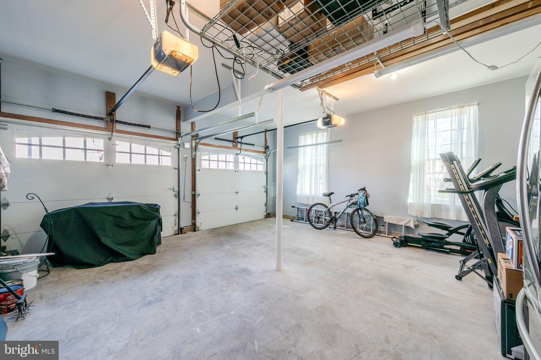 LONGSHORE ESTS - Residential