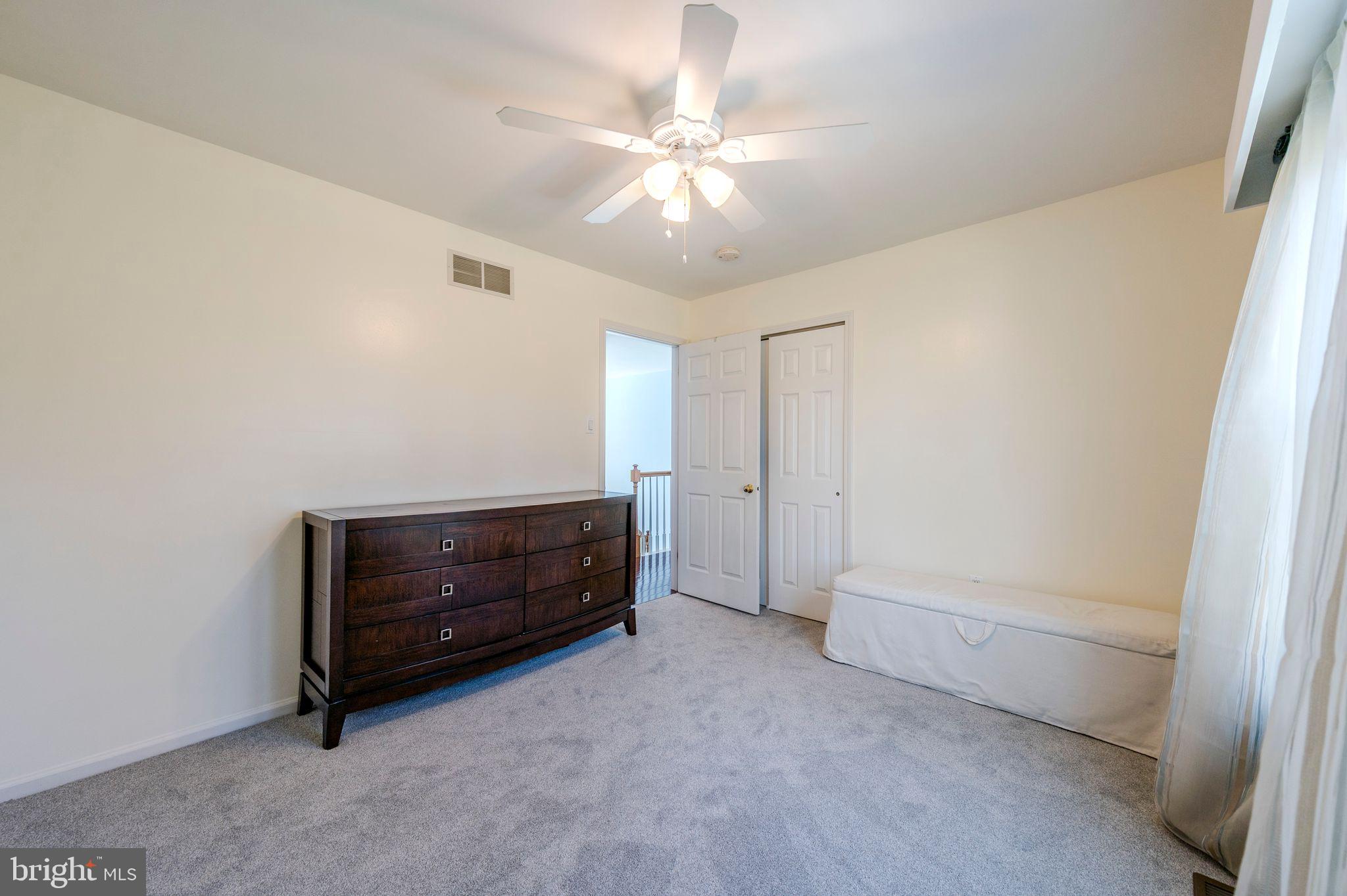 LONGSHORE ESTS - Residential