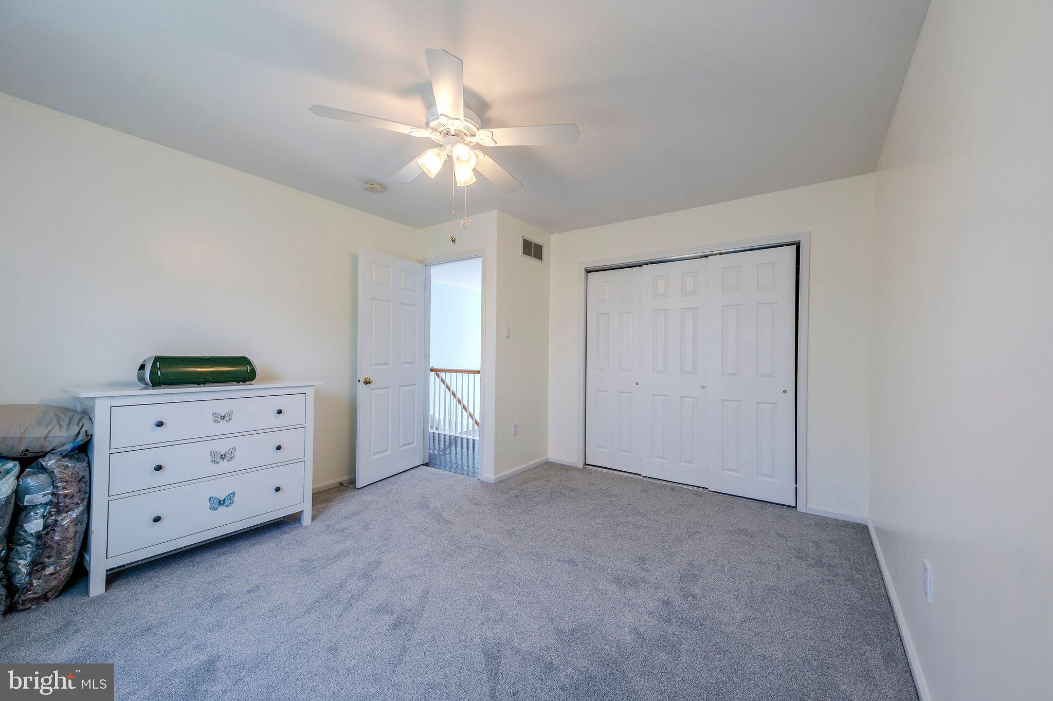 LONGSHORE ESTS - Residential