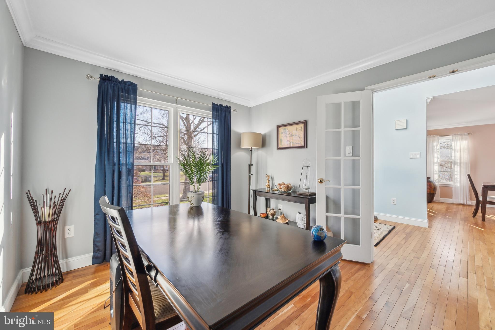 LONGSHORE ESTS - Residential