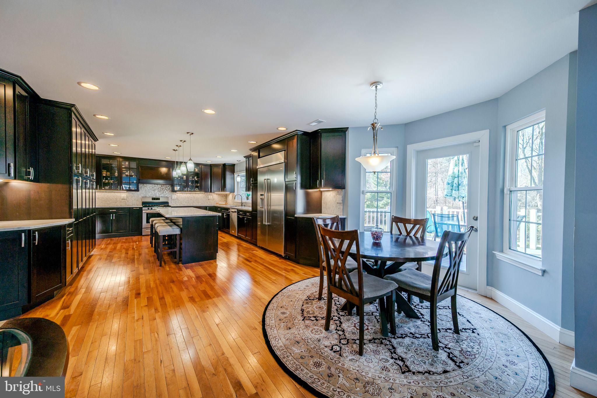 LONGSHORE ESTS - Residential