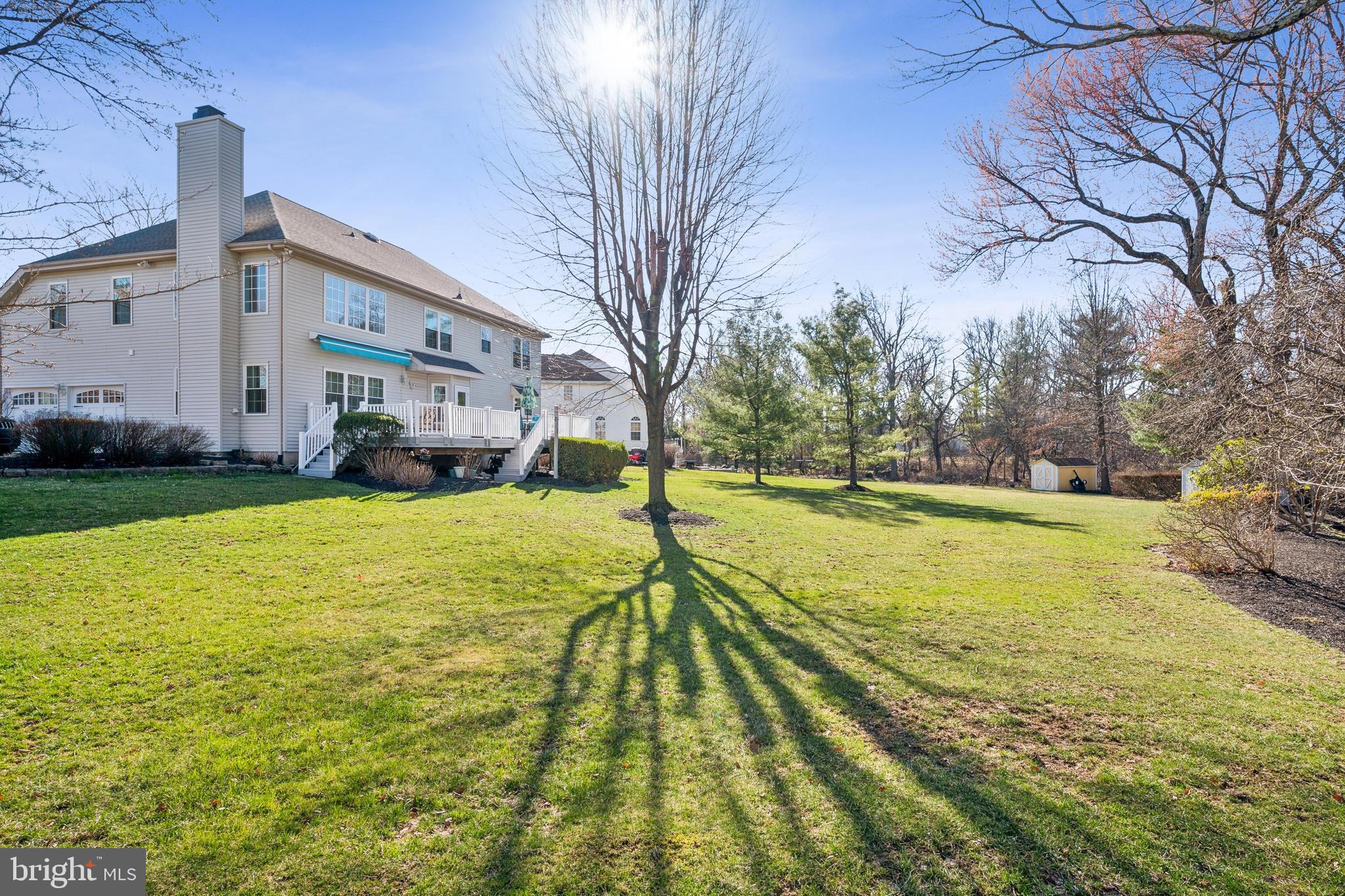 LONGSHORE ESTS - Residential