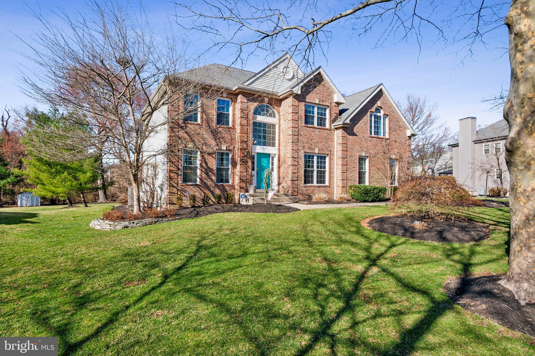 LONGSHORE ESTS - Residential