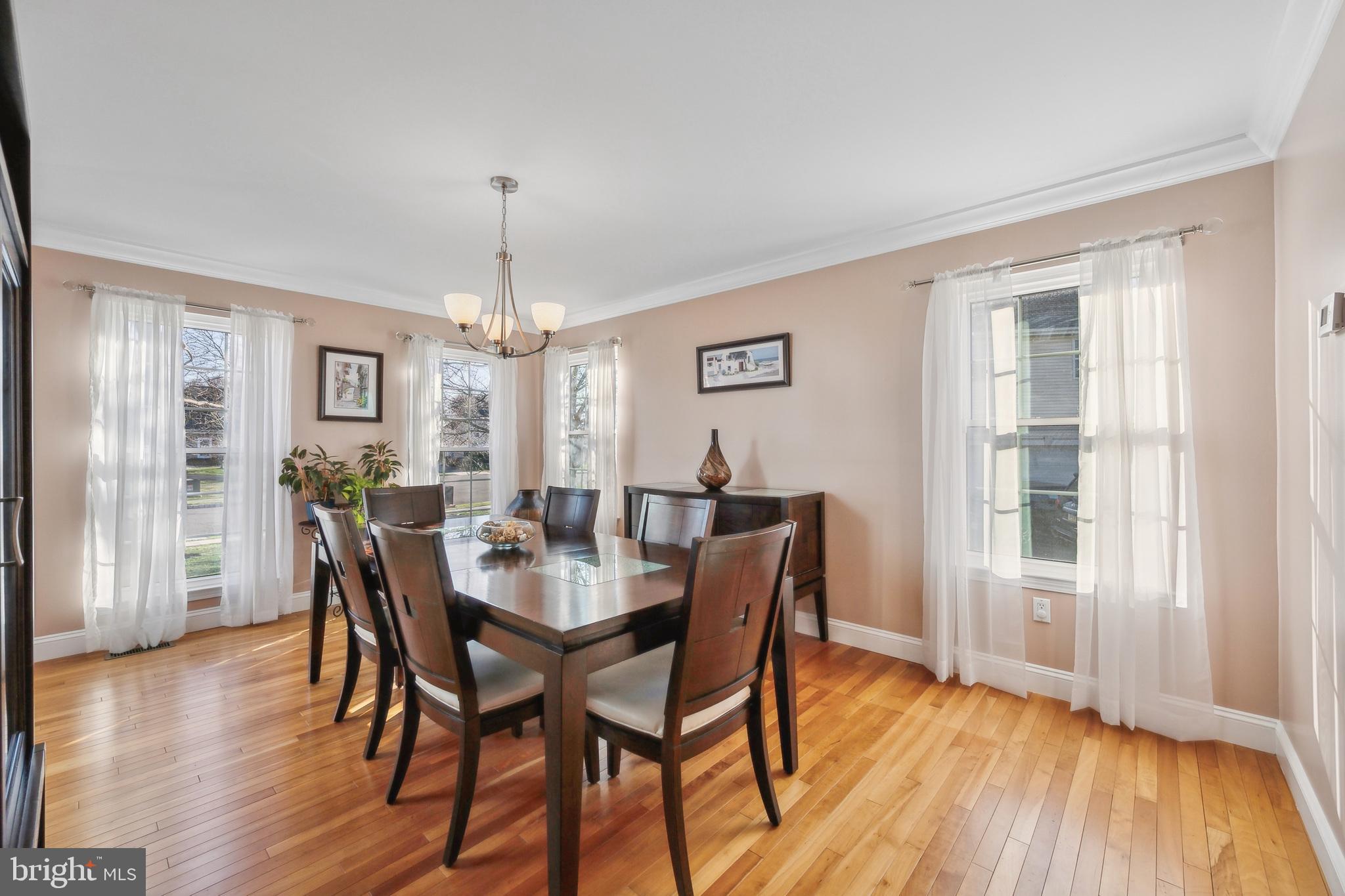 LONGSHORE ESTS - Residential