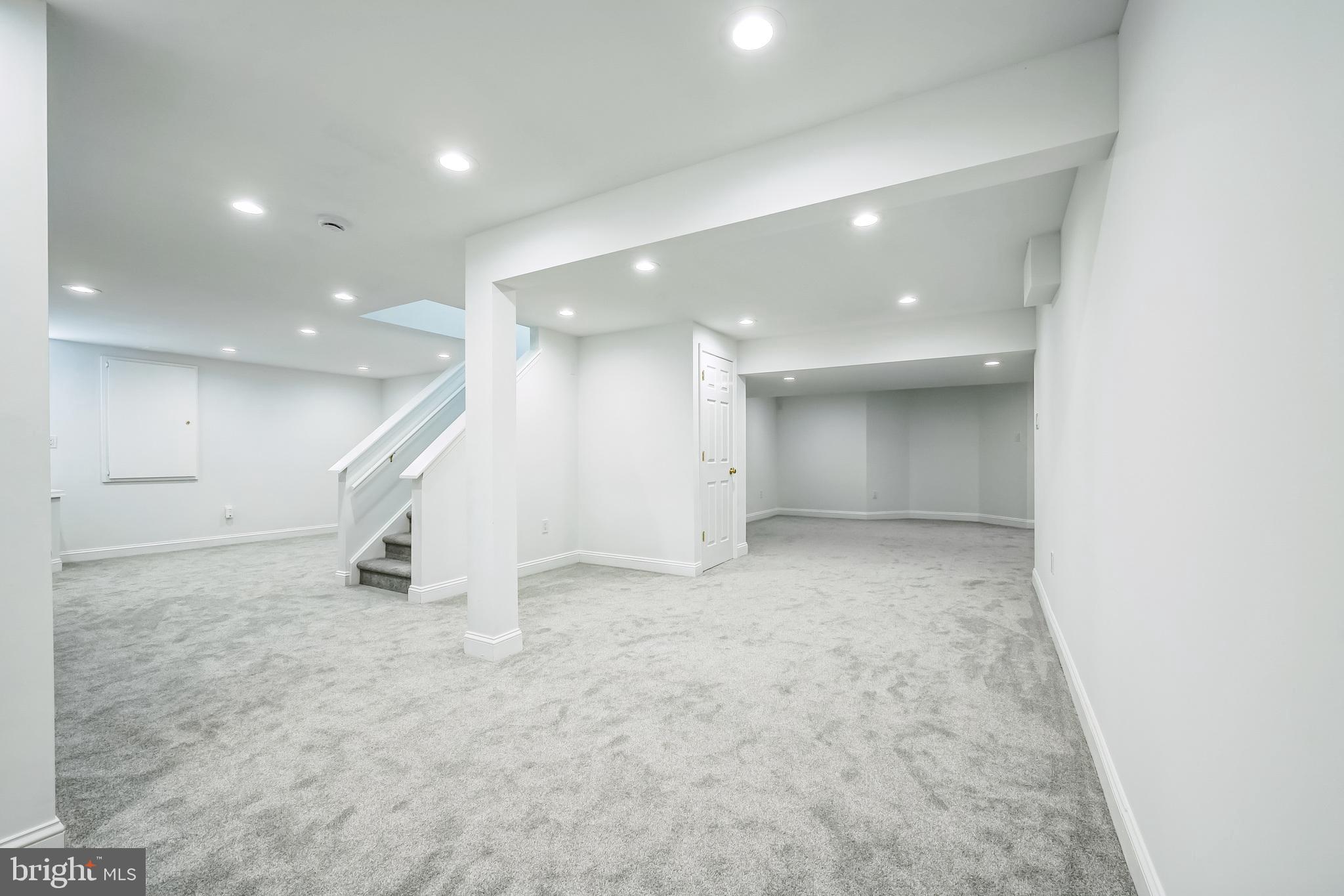 LONGSHORE ESTS - Residential