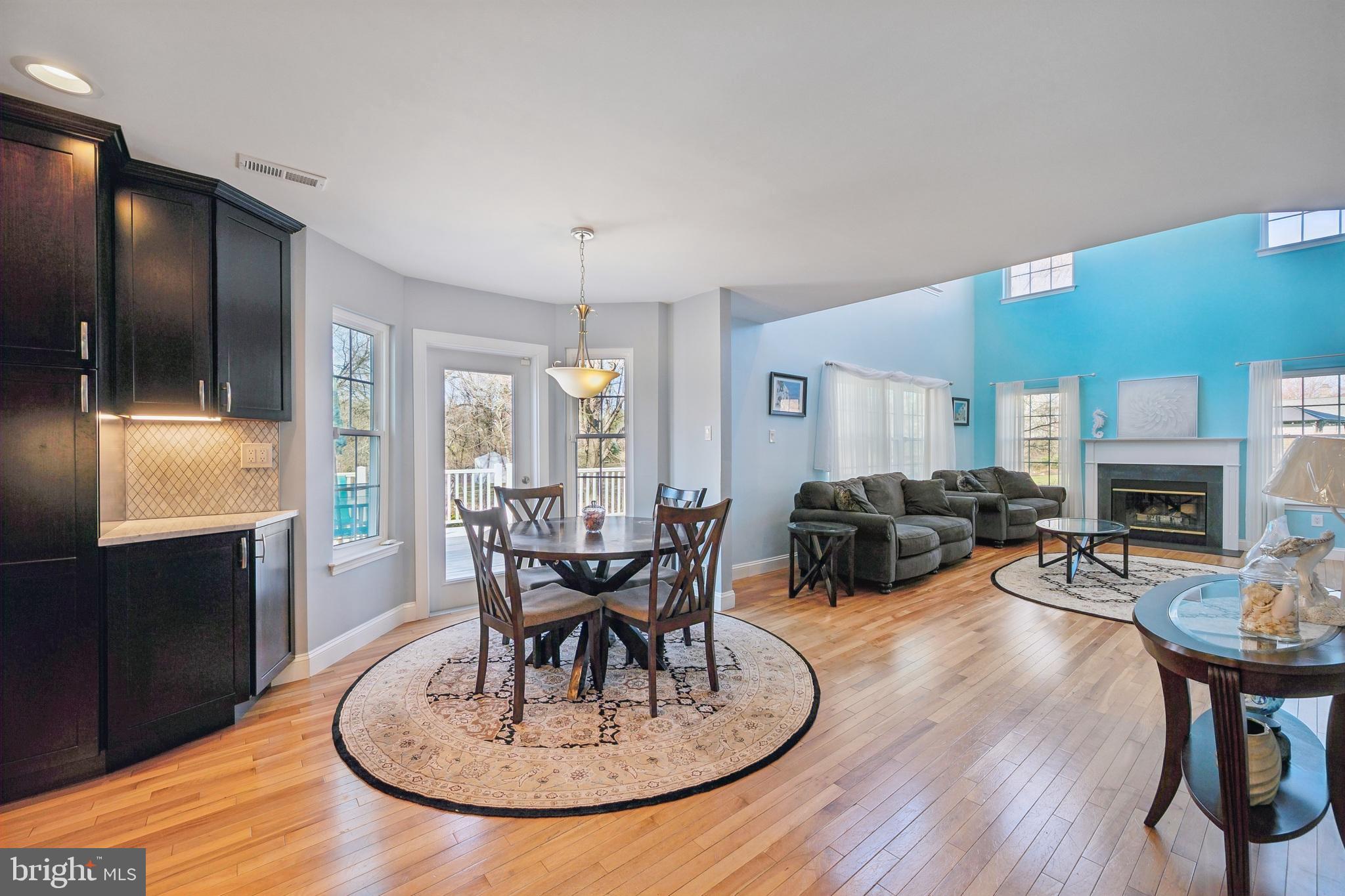 LONGSHORE ESTS - Residential