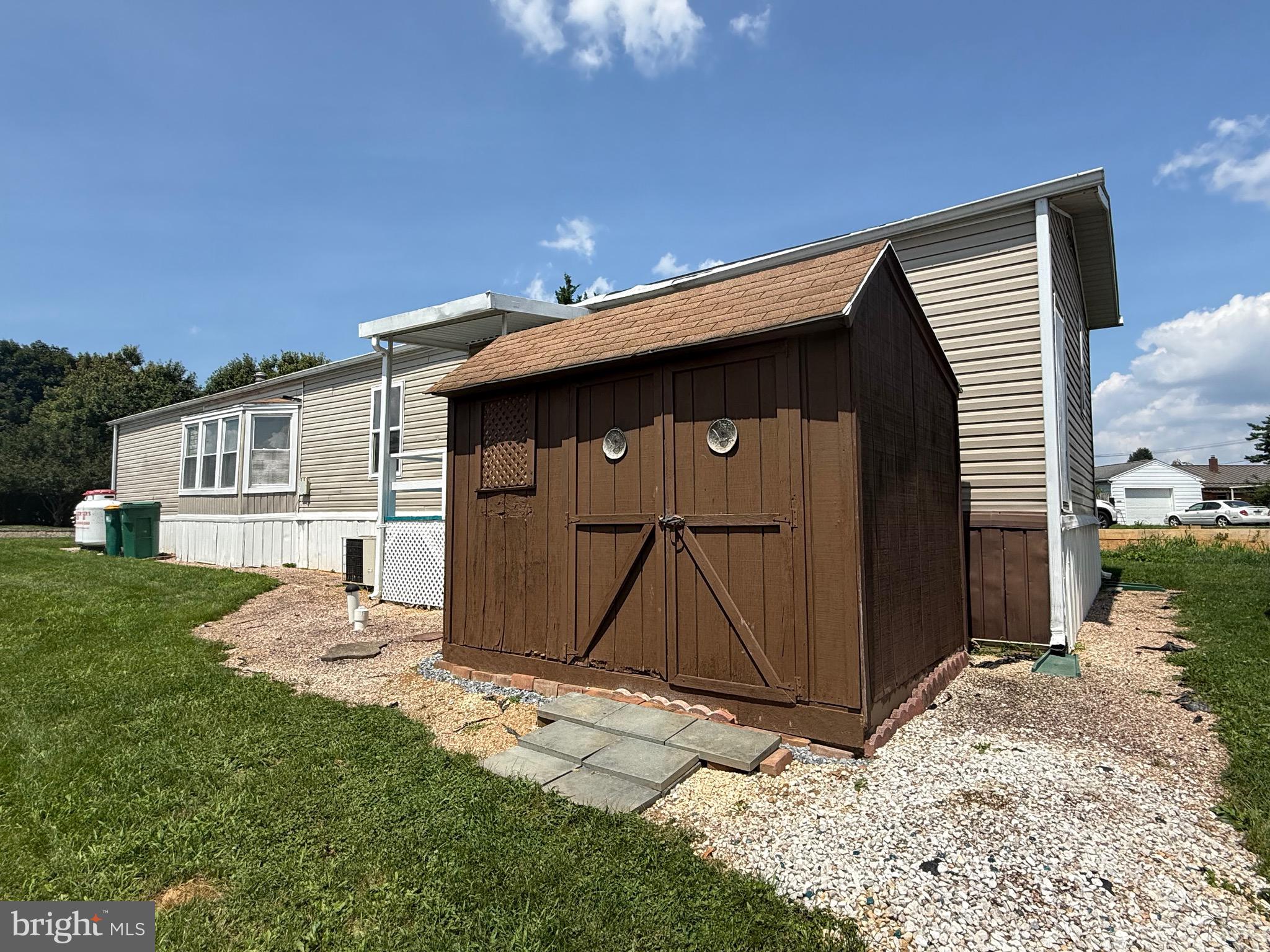 8 HILLCREST DRIVE