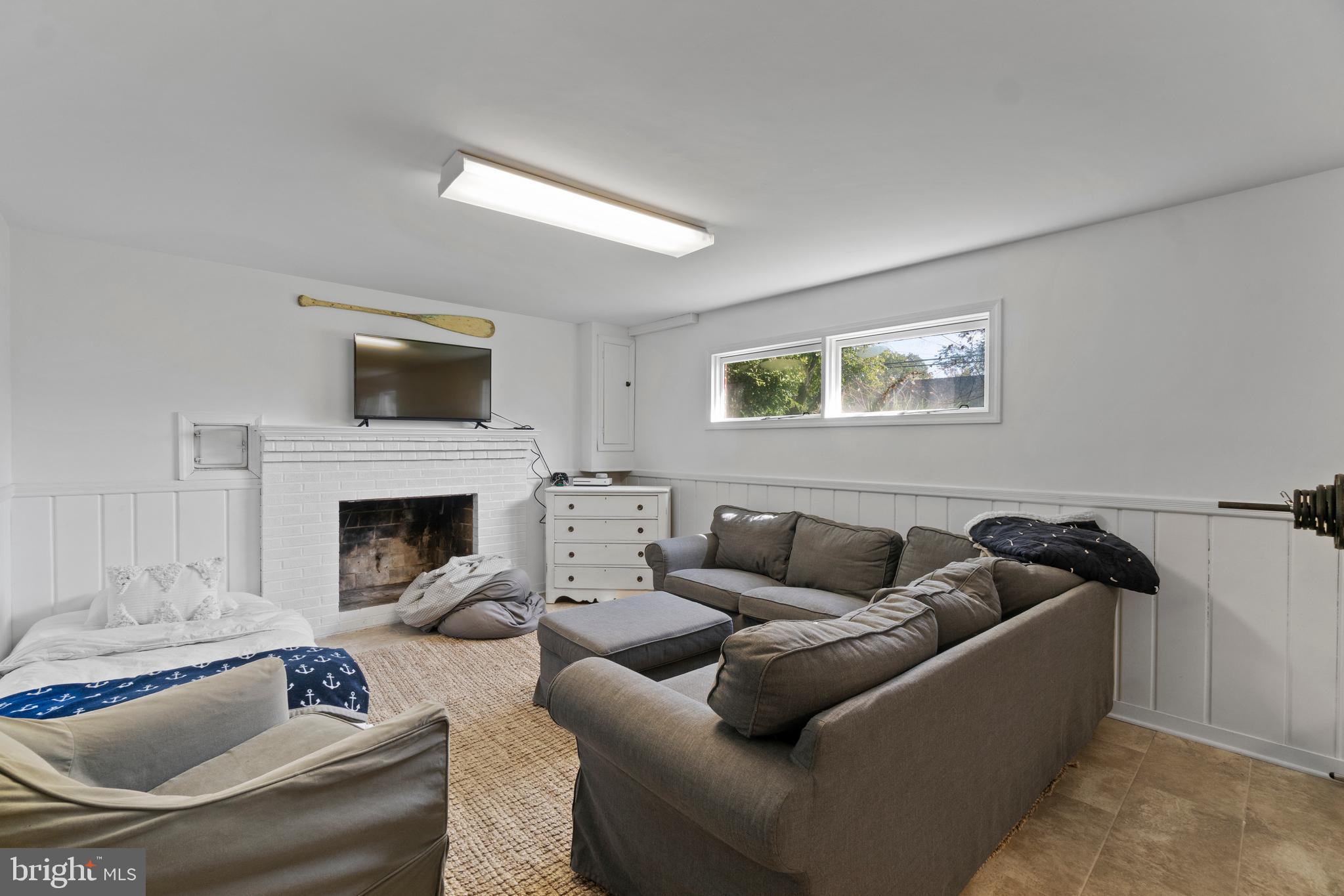 LEEWAY - Residential Lease