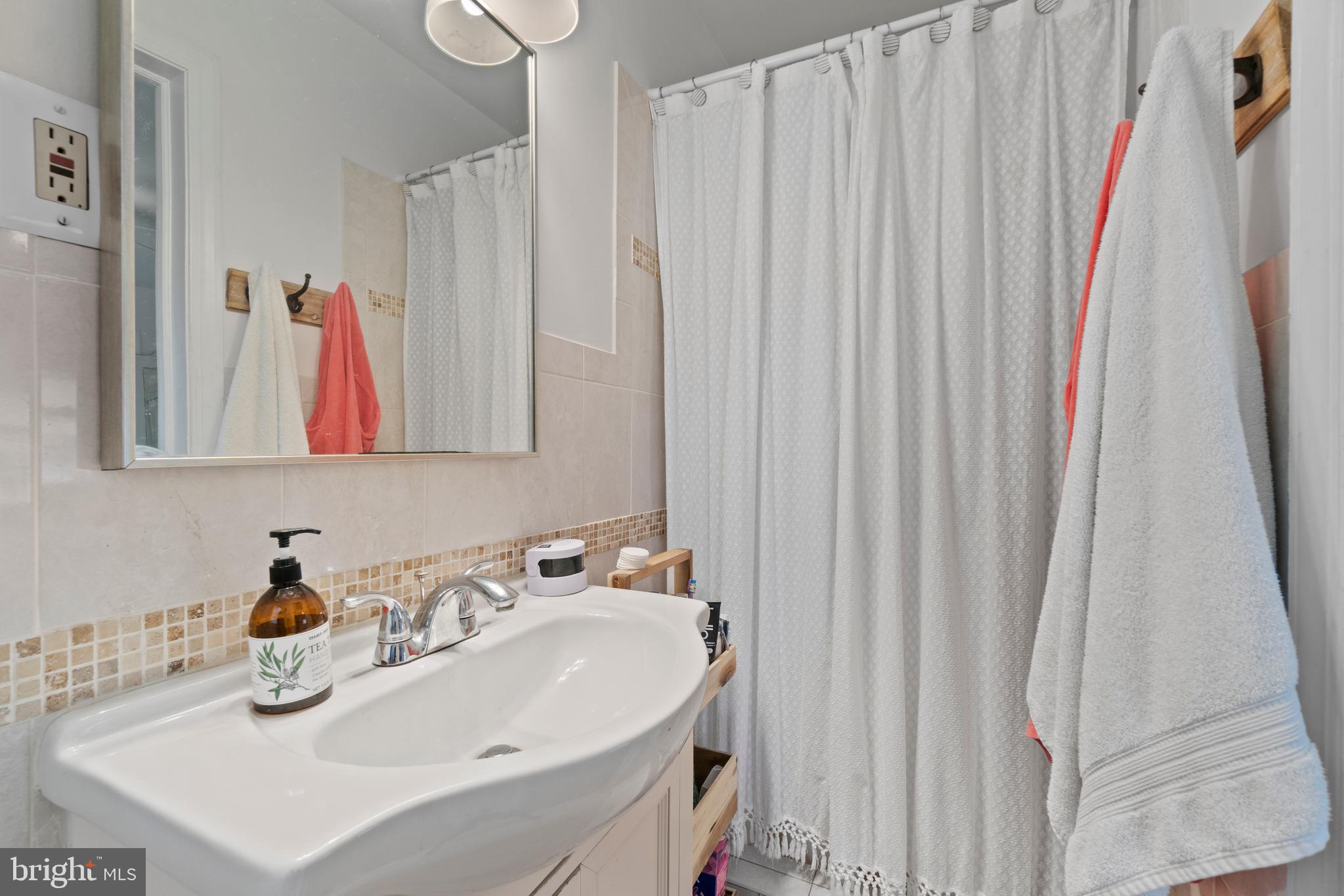 LEEWAY - Residential Lease