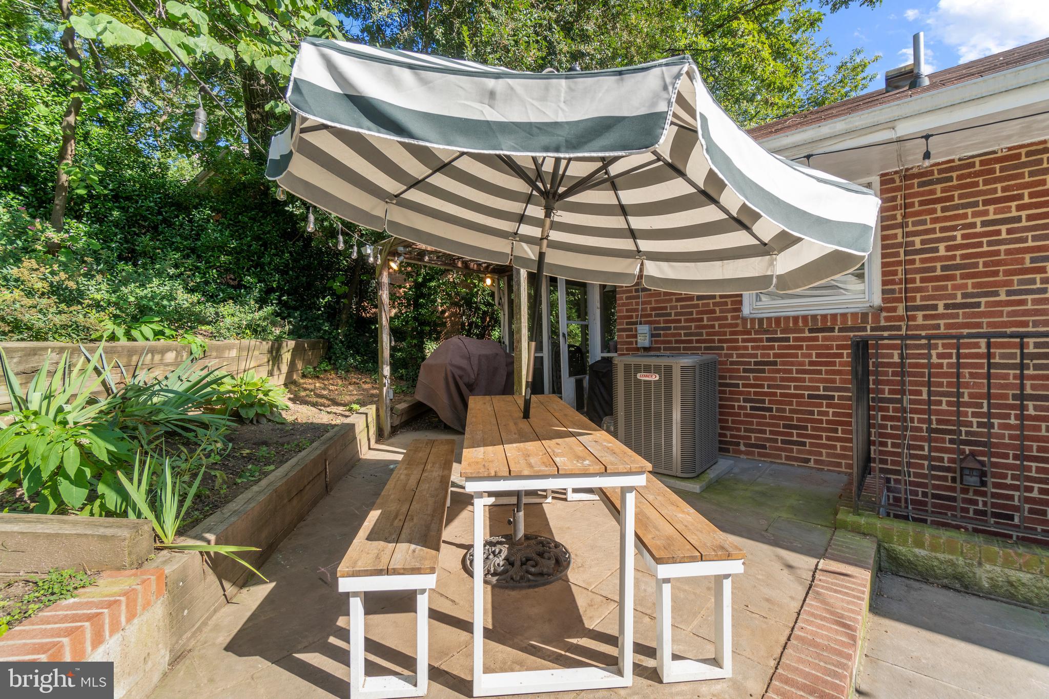 LEEWAY - Residential Lease