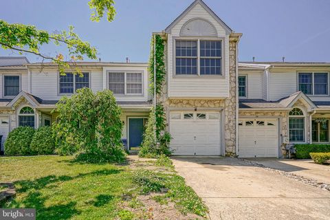 Townhouse For Sale - 36 Shady Brooke Lane<br/> Gloucester County, SWEDESBORO, NJ 08085