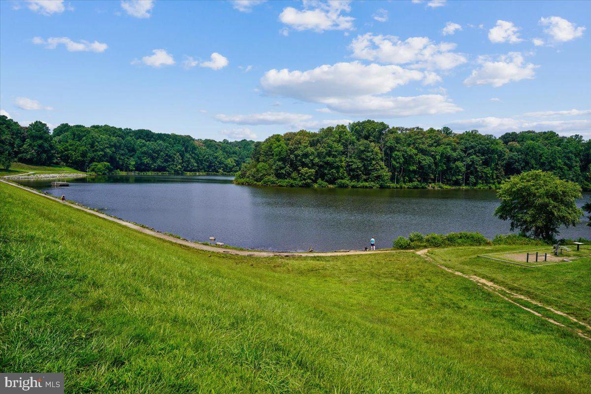 LAKEPOINTE - Residential