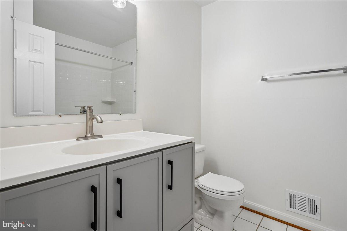 LAKEPOINTE - Residential