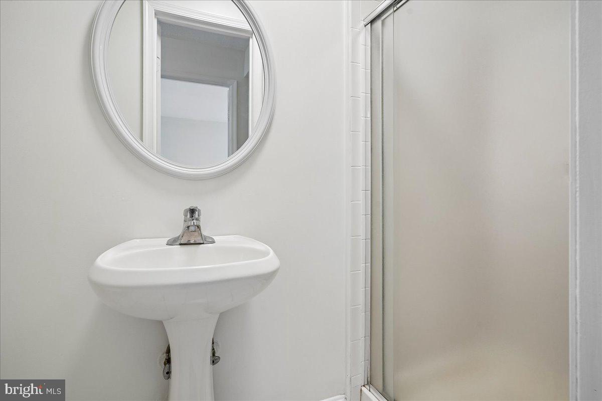 LAKEPOINTE - Residential