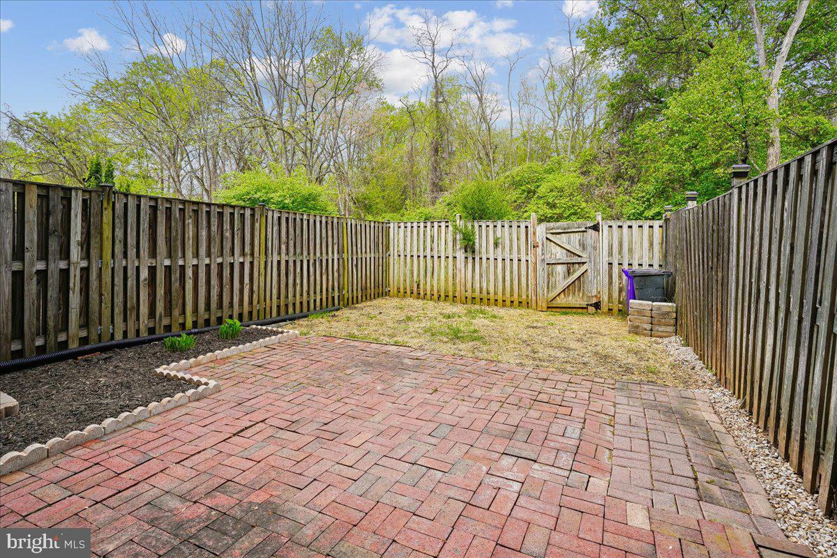 LAKEPOINTE - Residential