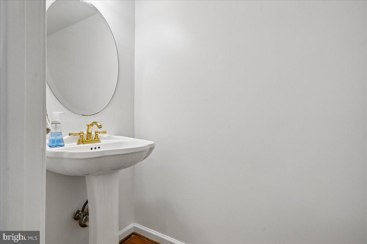 LAKEPOINTE - Residential