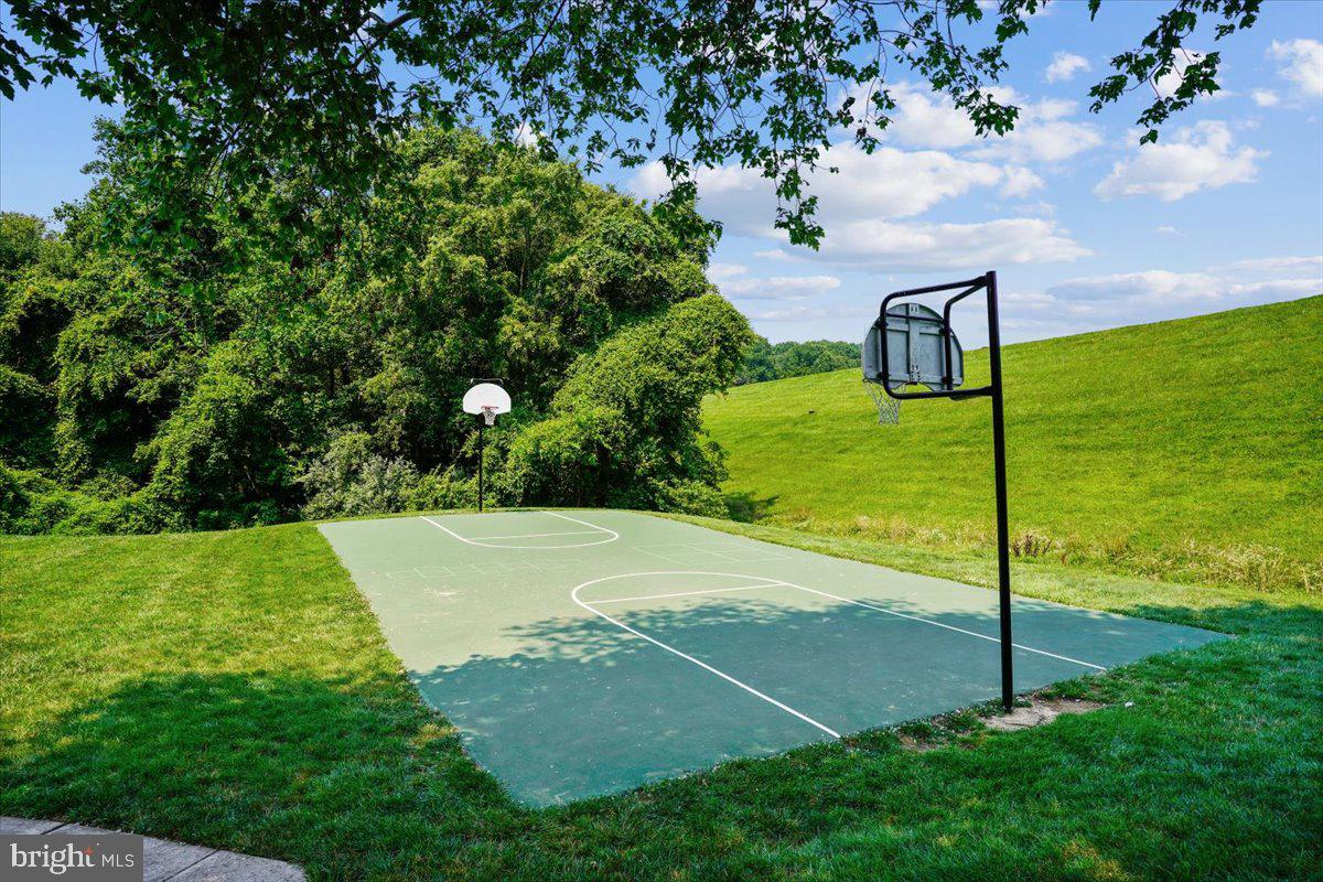 LAKEPOINTE - Residential