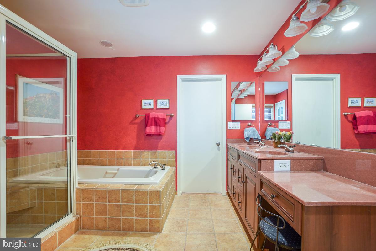 EAST GATE OF POTOMAC - Residential