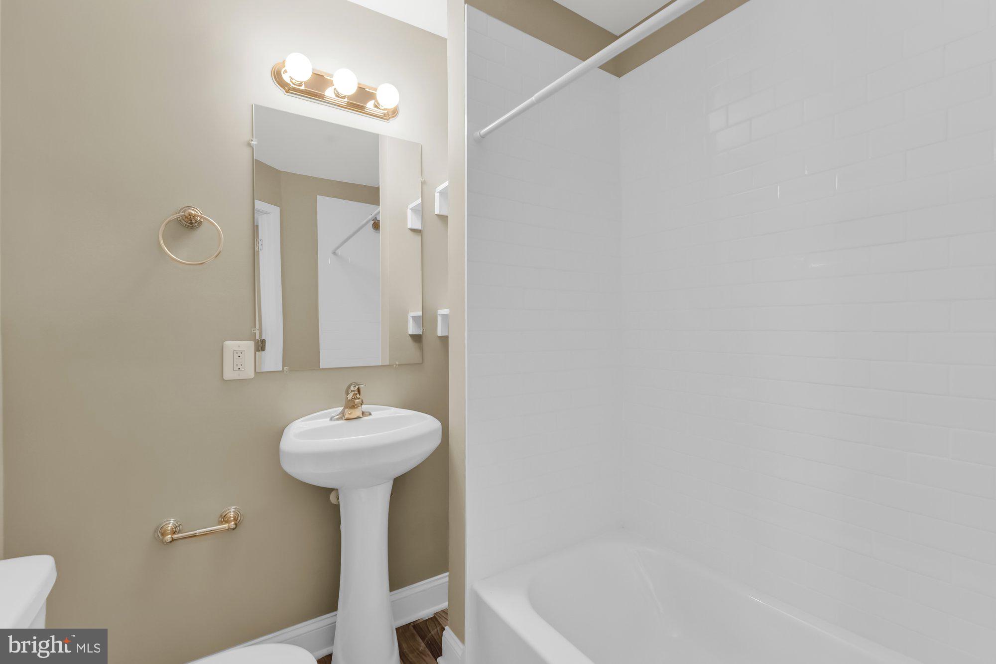 SAINT JOSEPHS - Residential Lease