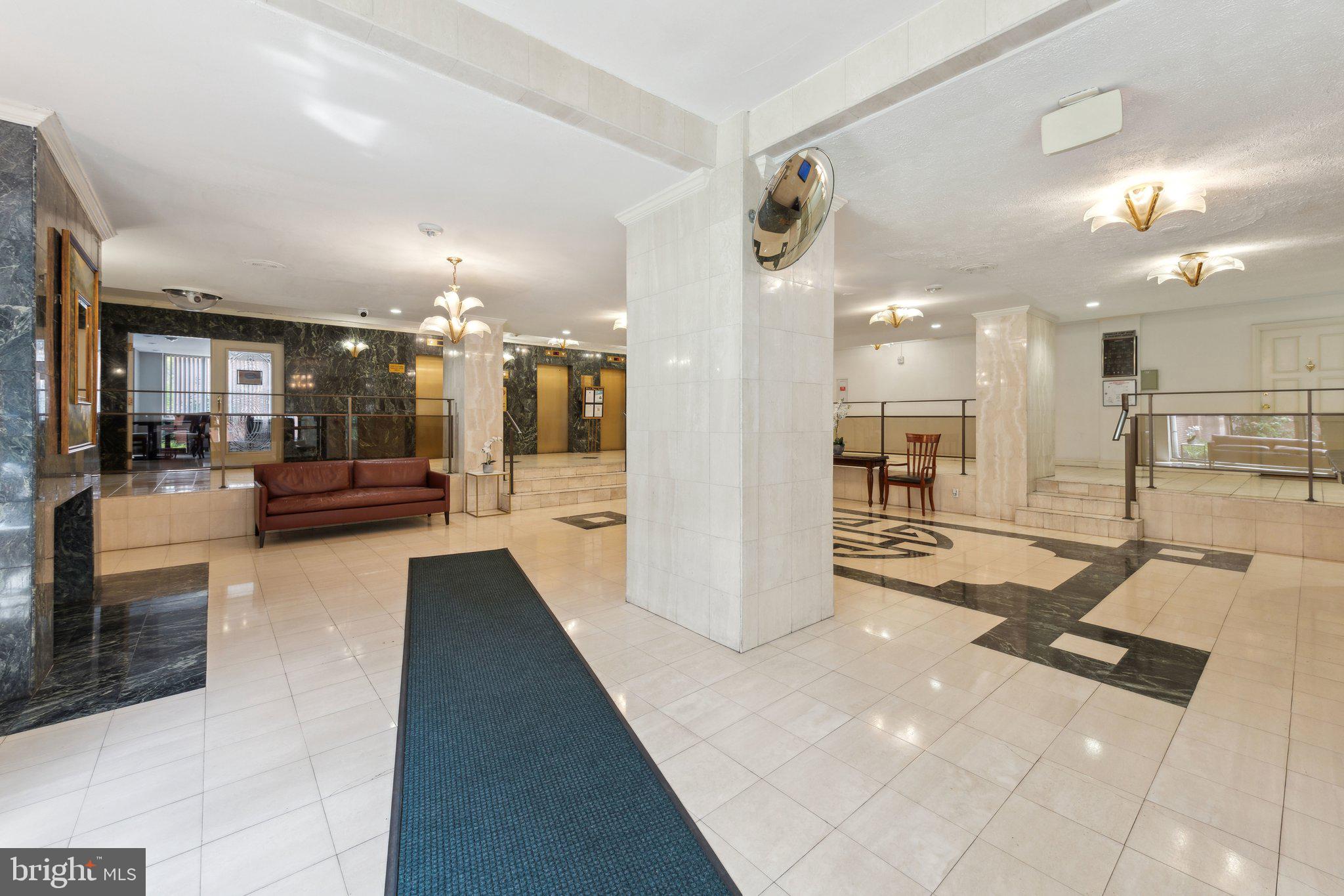 RIVER PLACE - Residential