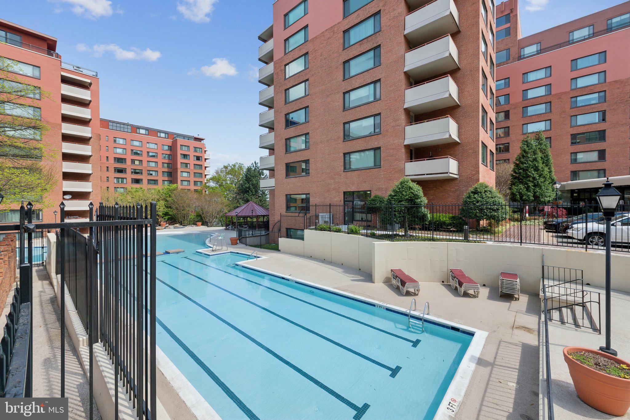 RIVER PLACE - Residential