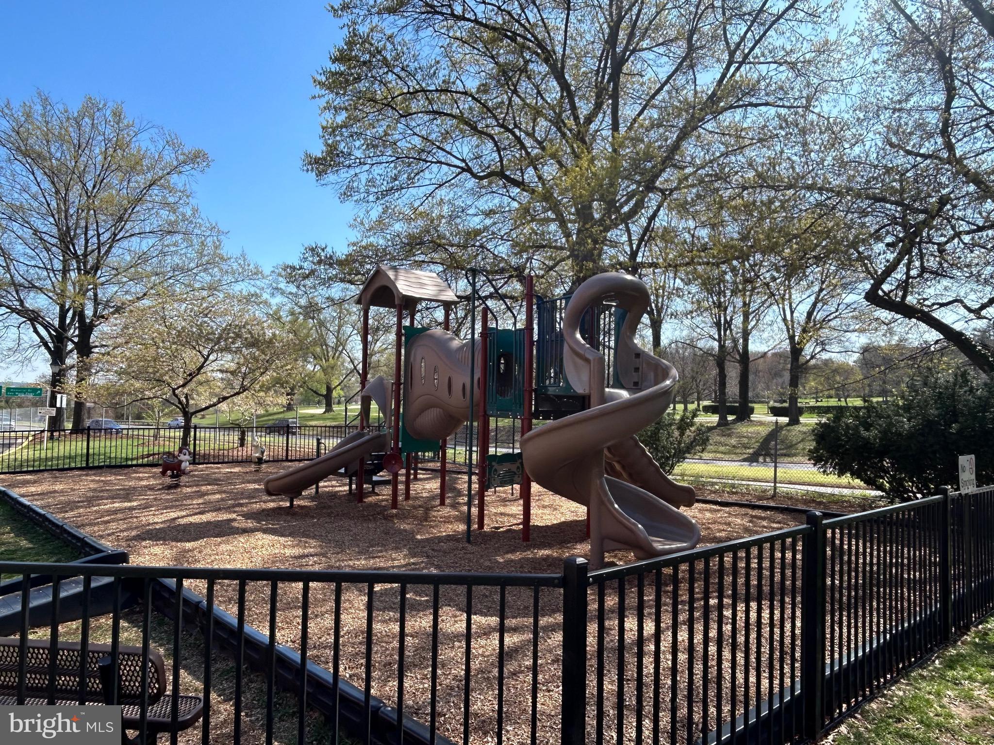 RIVER PLACE - Residential