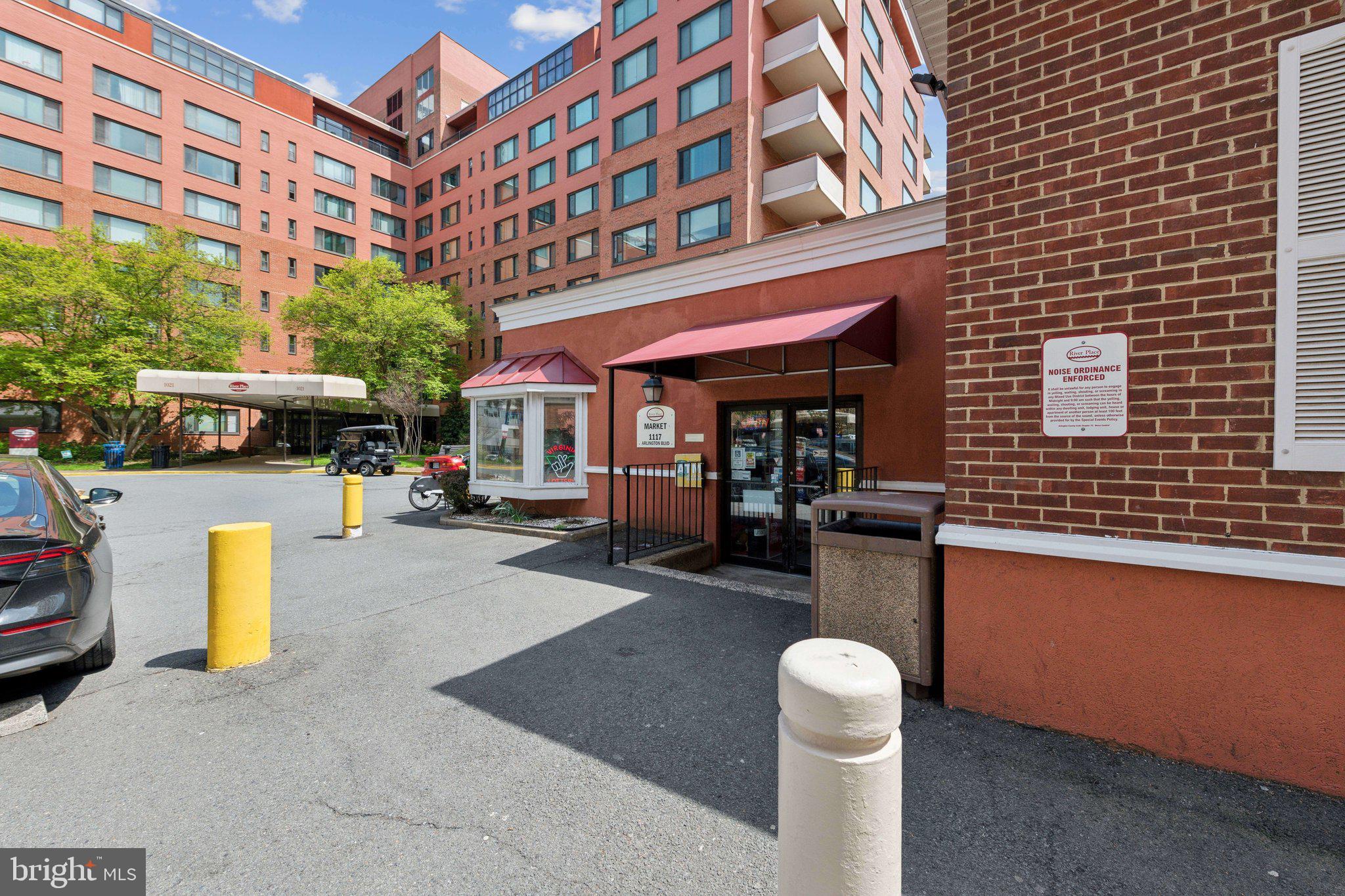 RIVER PLACE - Residential