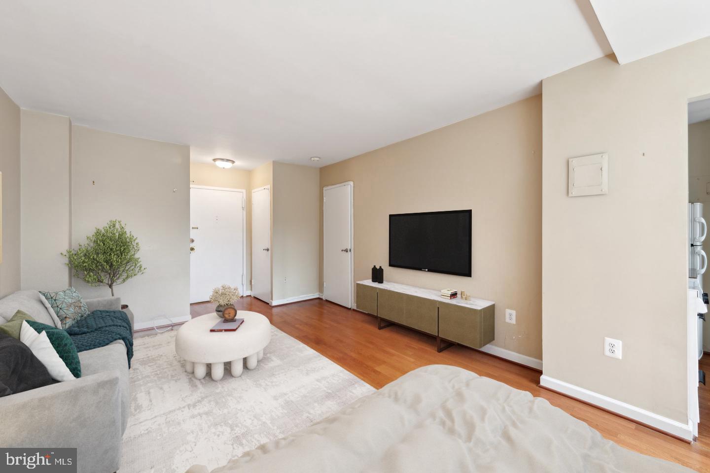 1121 ARLINGTON BOULEVARD 402