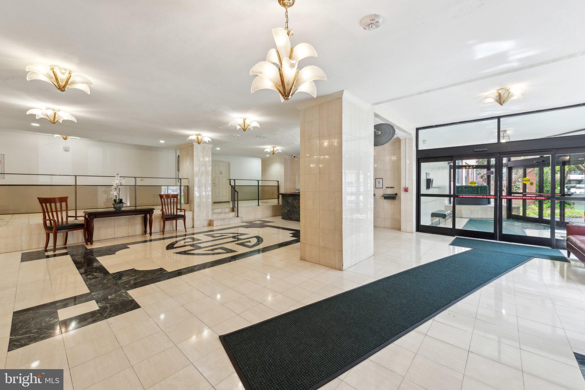 RIVER PLACE - Residential