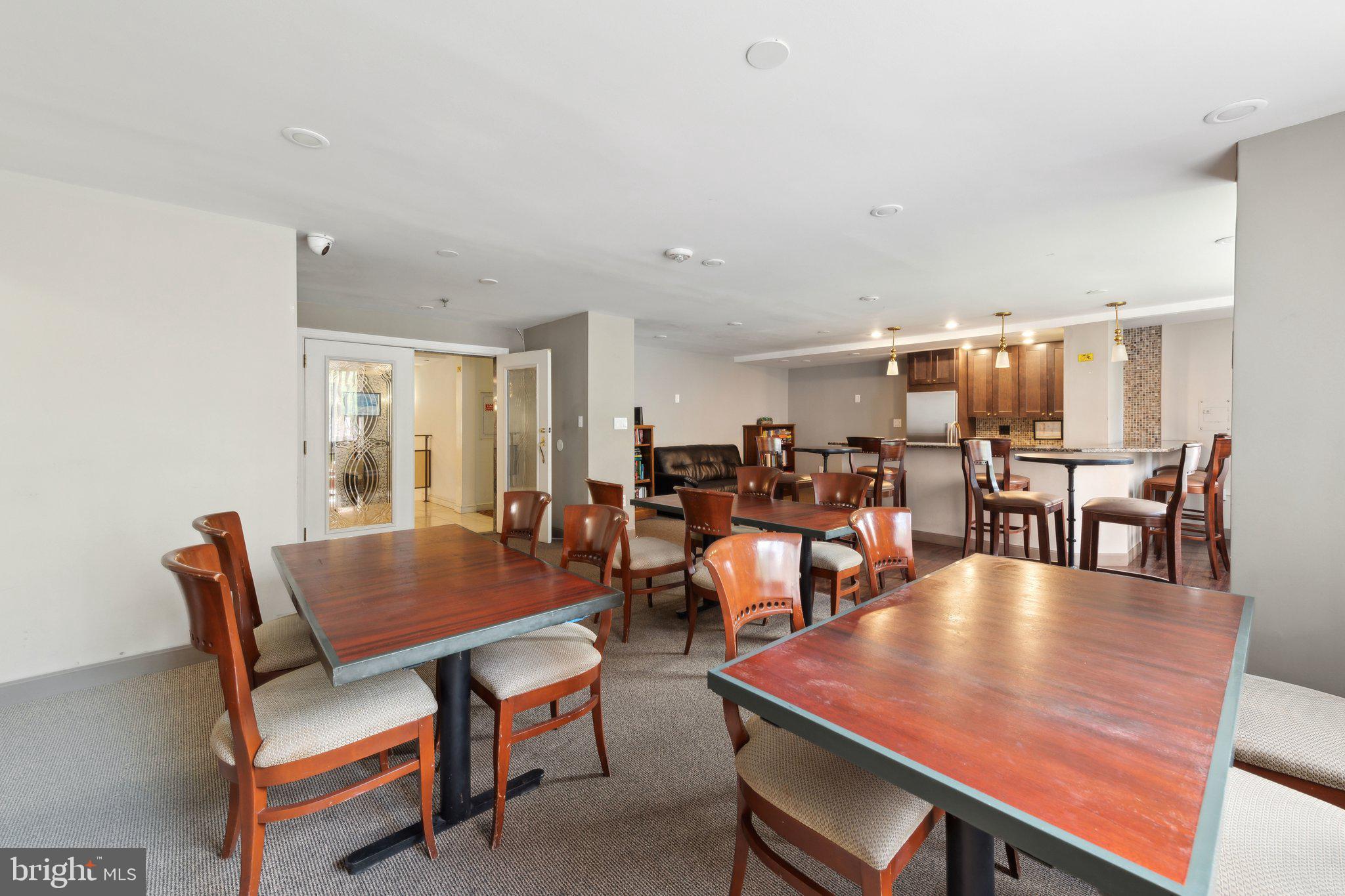 RIVER PLACE - Residential