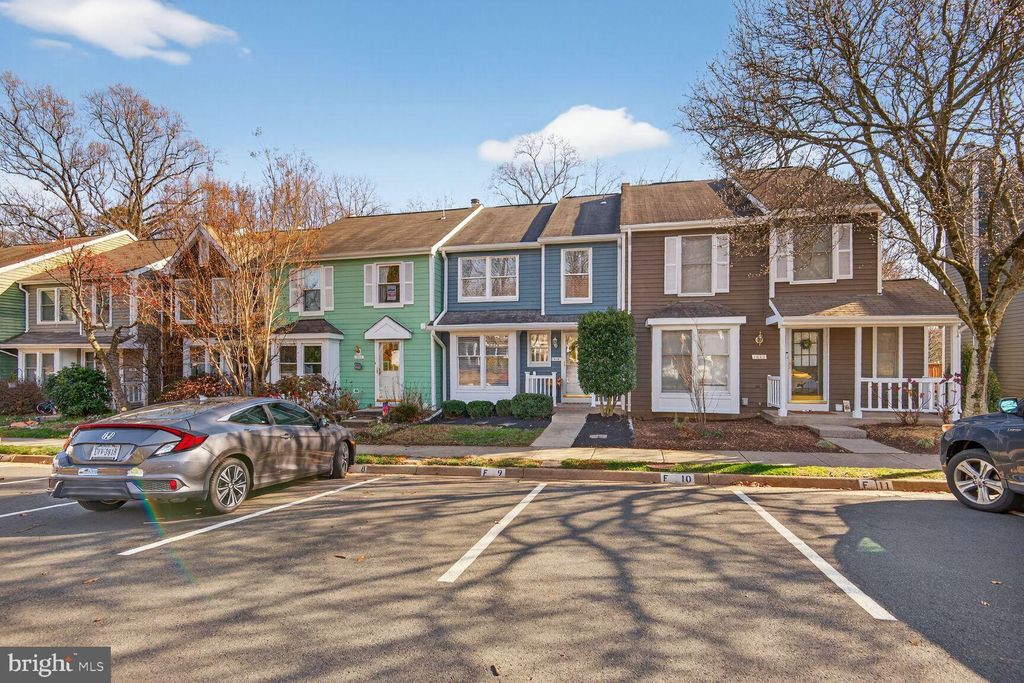 Photo of 1548 Poplar Grove Drive, RESTON, VA 20194 (MLS # VAFX2274508)