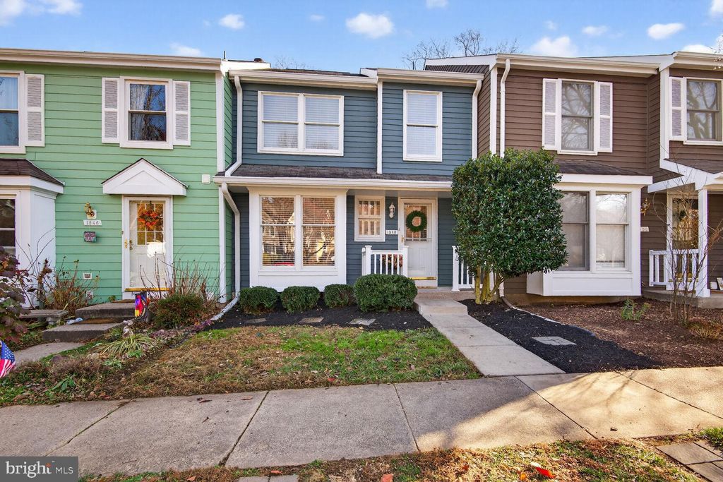 Photo of 1548 Poplar Grove Drive, RESTON, VA 20194 (MLS # VAFX2274508)