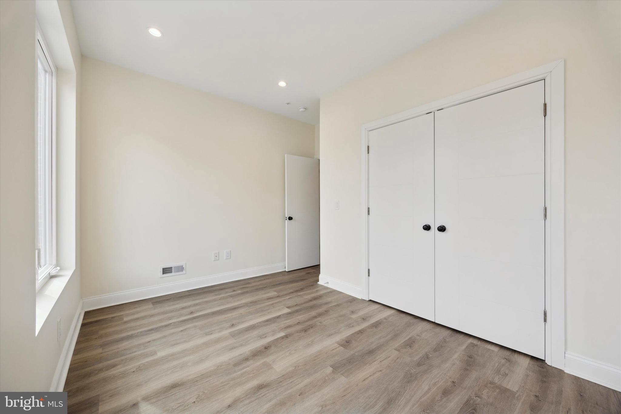 POINT BREEZE - Residential Lease