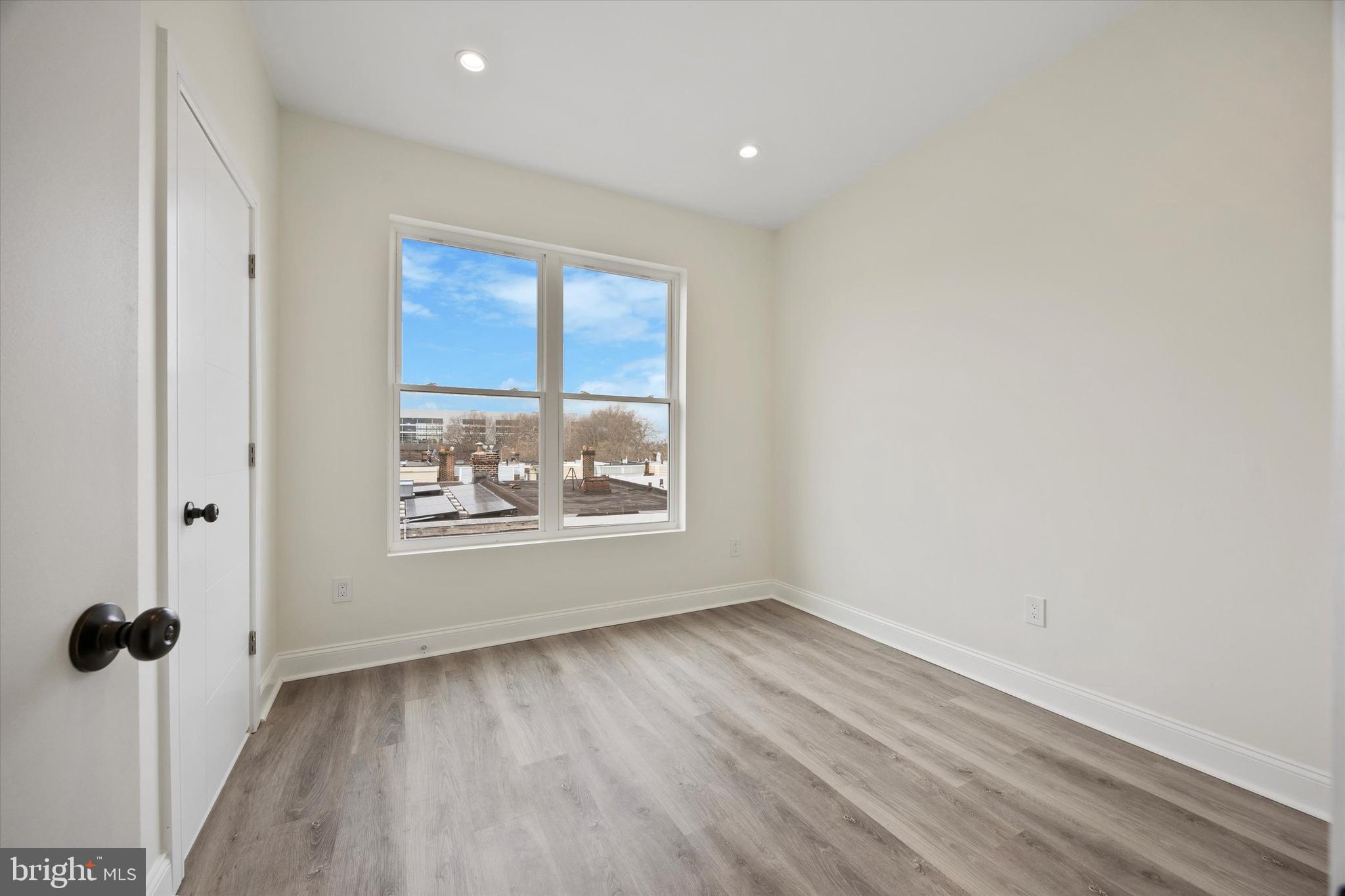 POINT BREEZE - Residential Lease