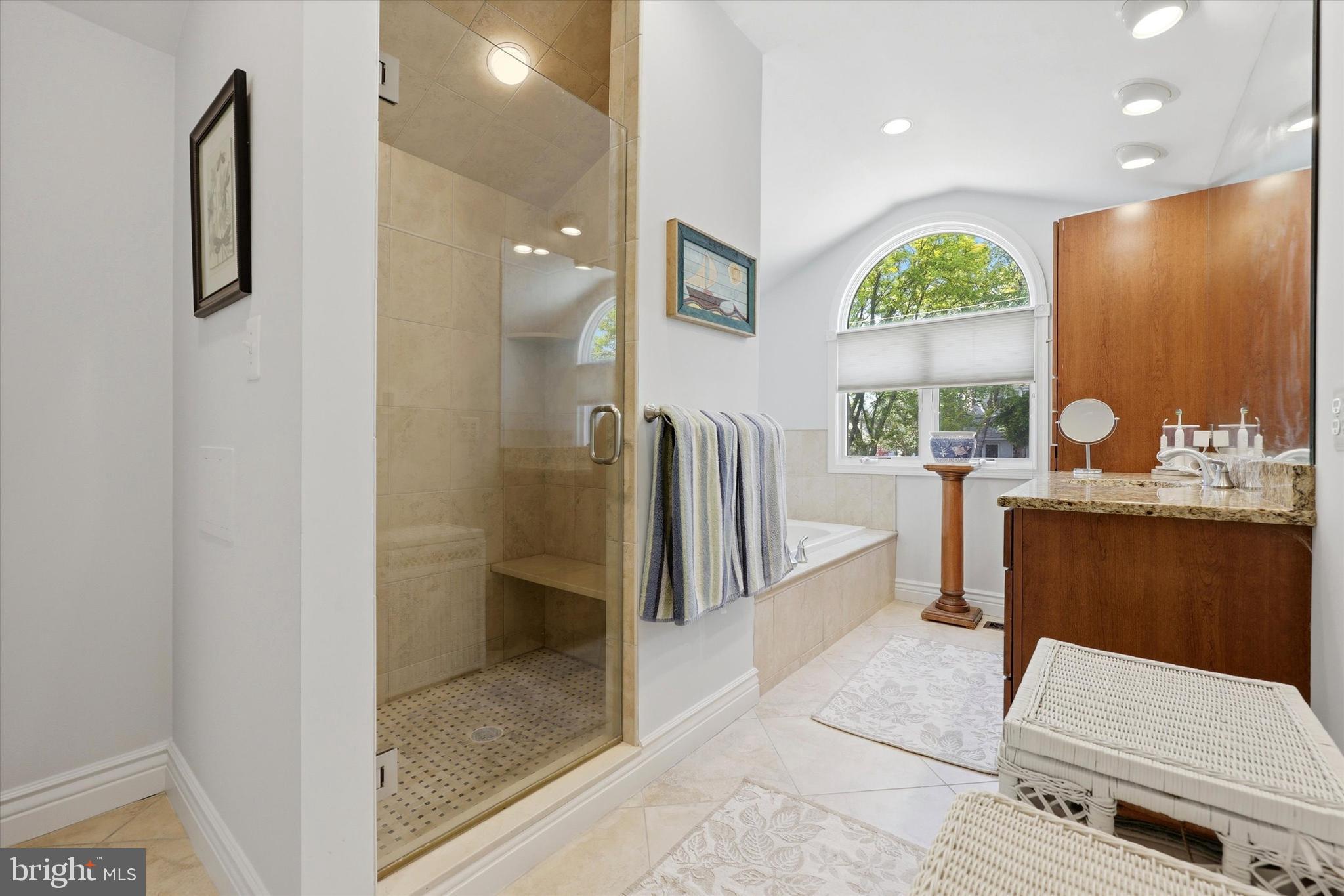 ROXBOROUGH - Residential