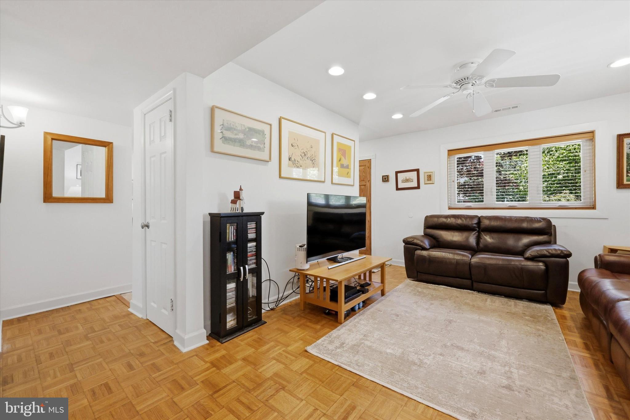 ROXBOROUGH - Residential