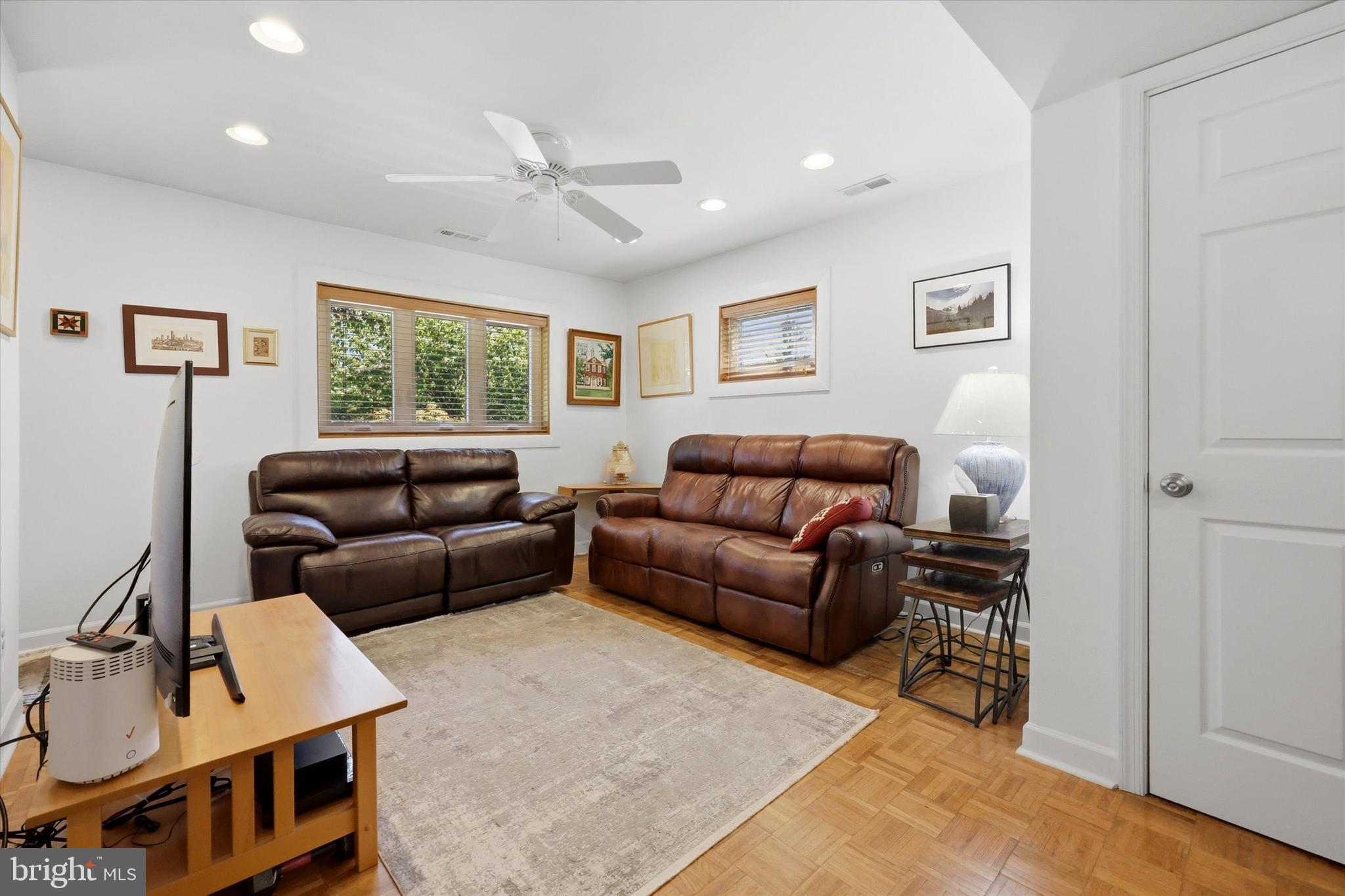 ROXBOROUGH - Residential