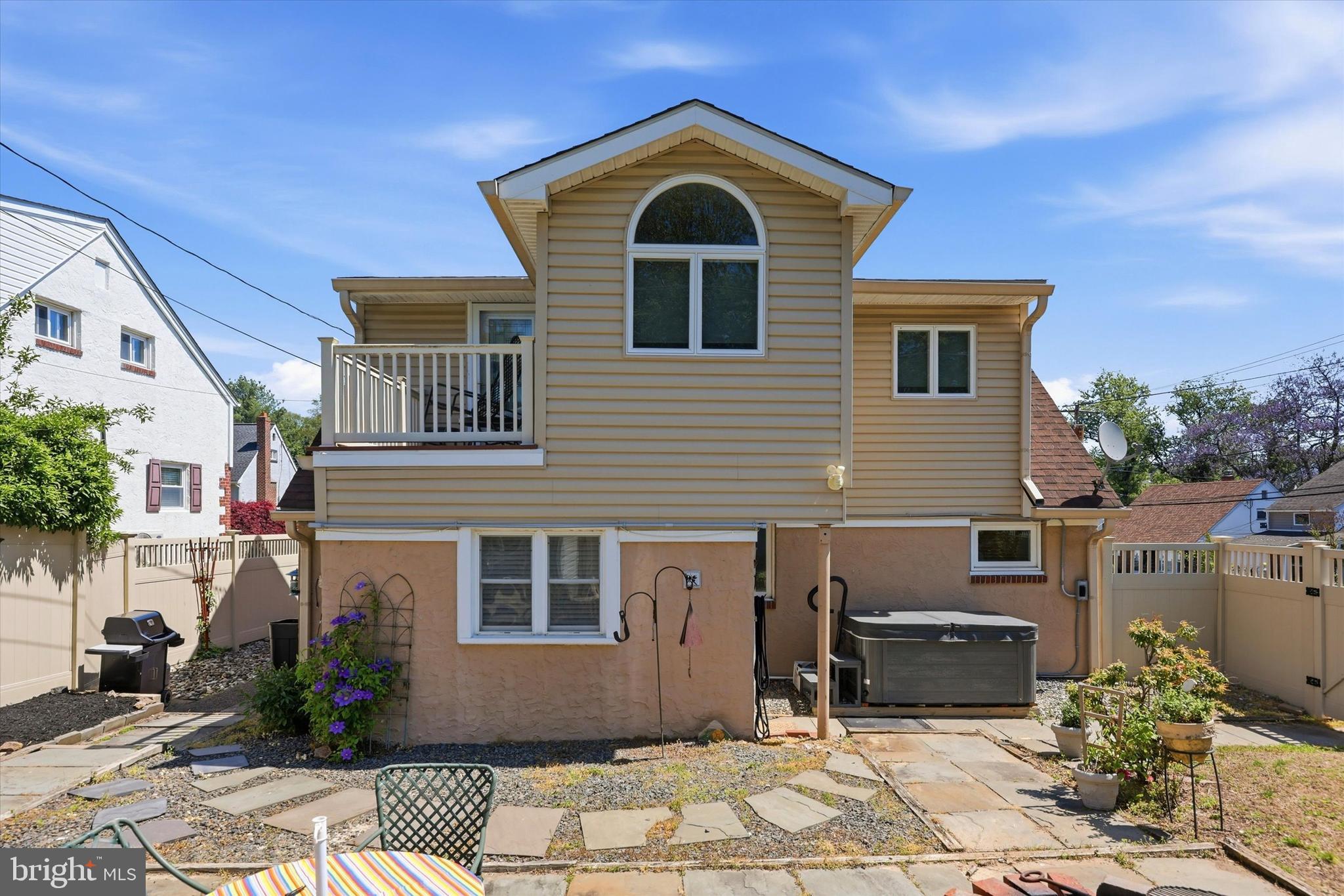 ROXBOROUGH - Residential