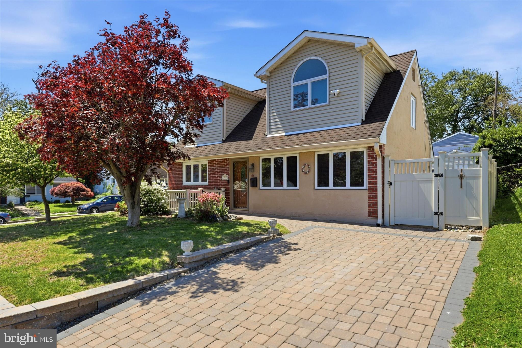 ROXBOROUGH - Residential