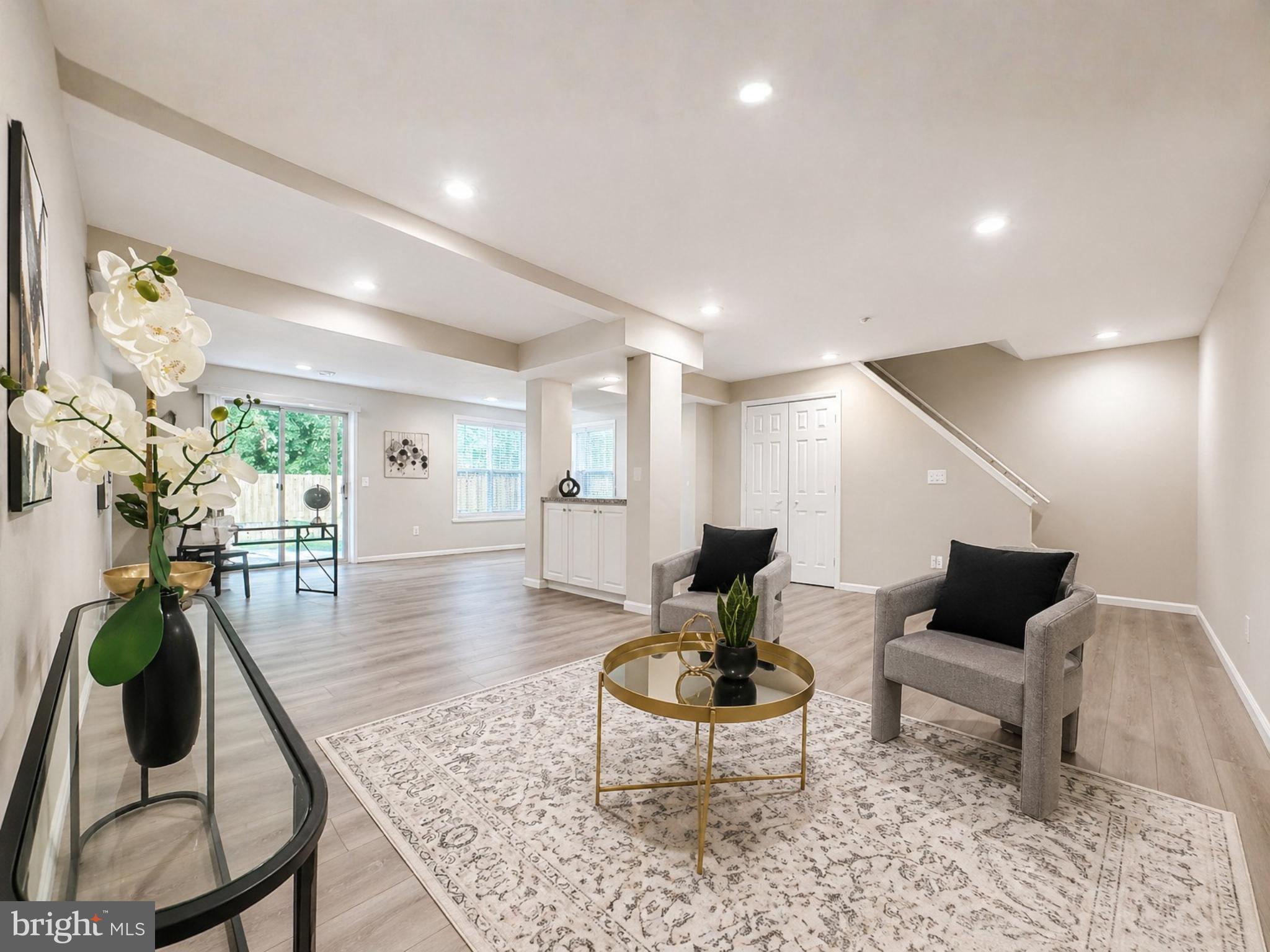 BURKE CENTRE - Residential