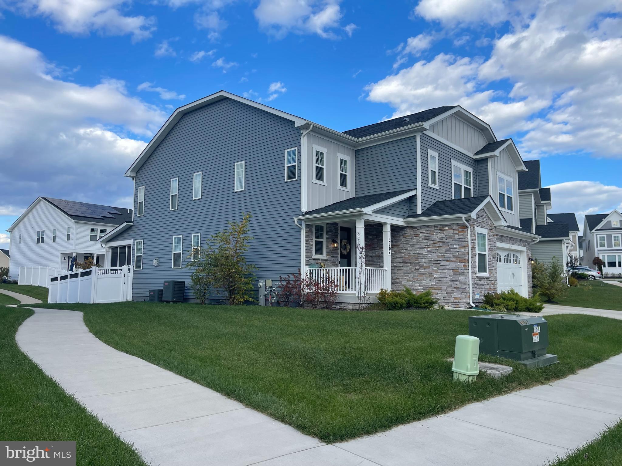 2704 GRASSHOPPER DRIVE