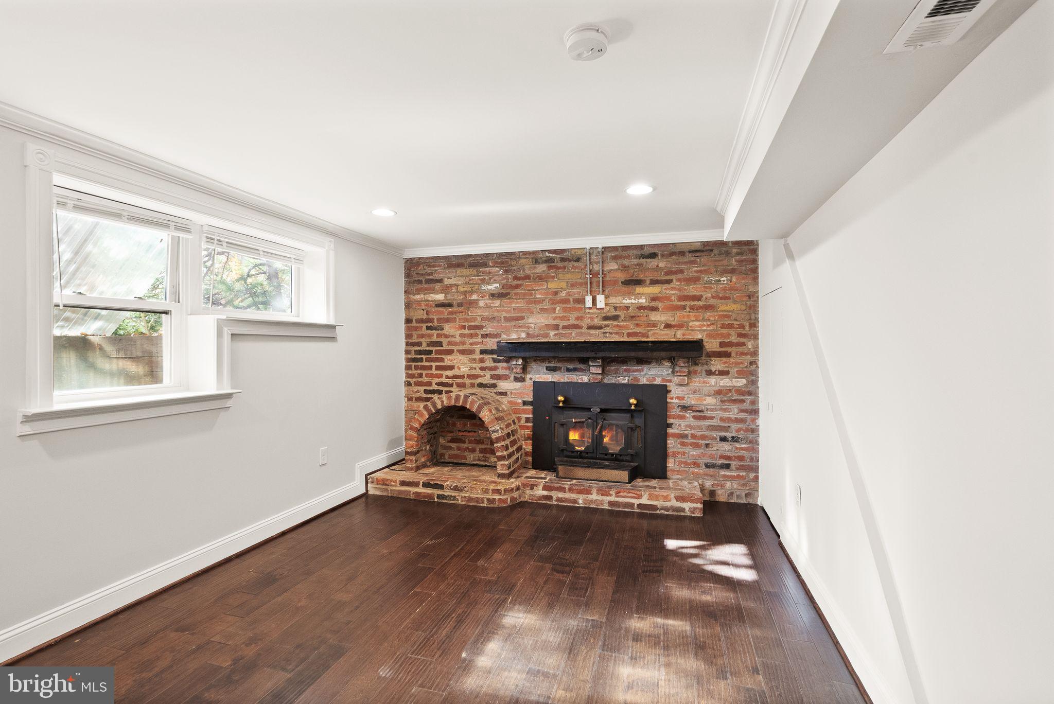 PINECREST ESTATES - Residential