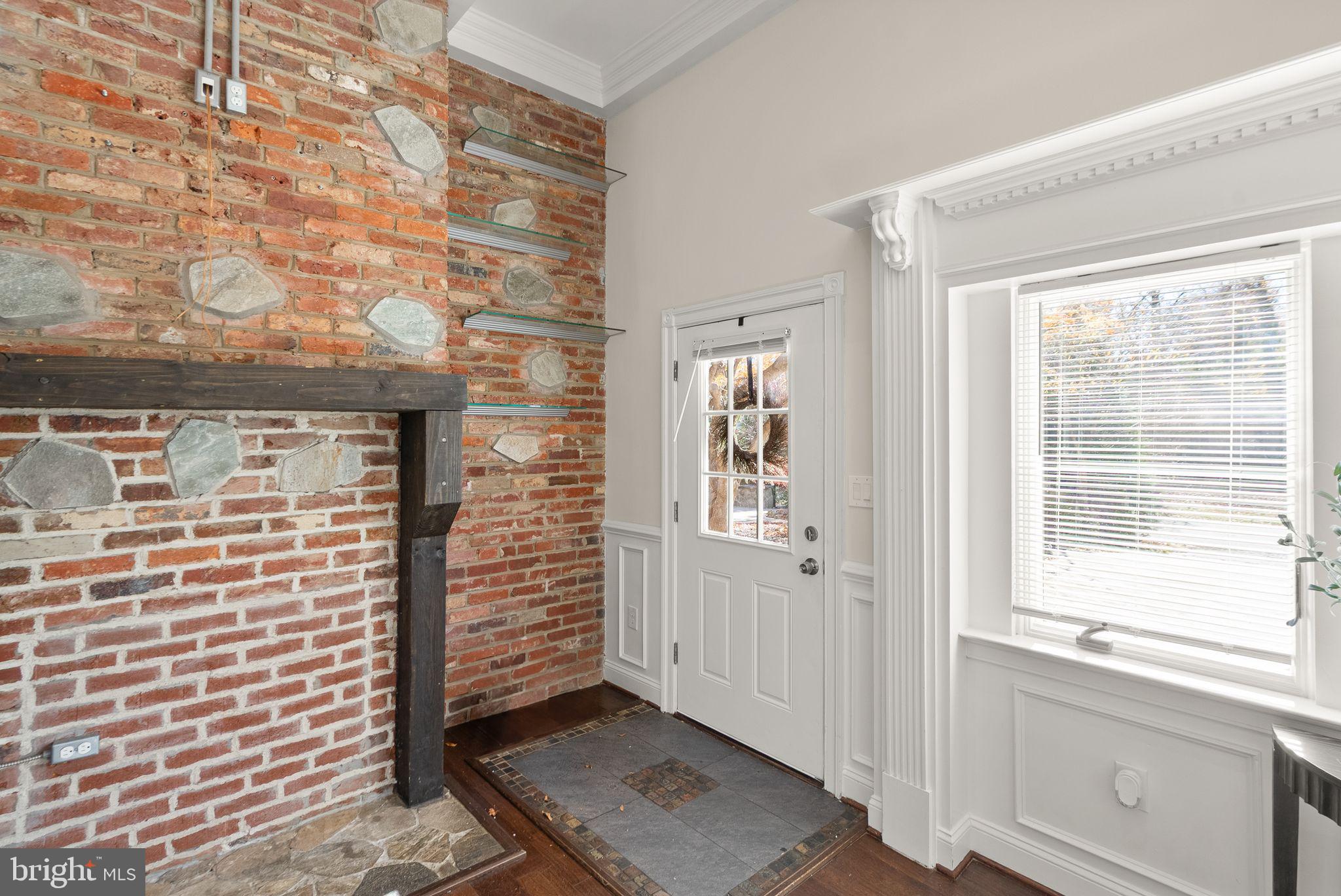 PINECREST ESTATES - Residential