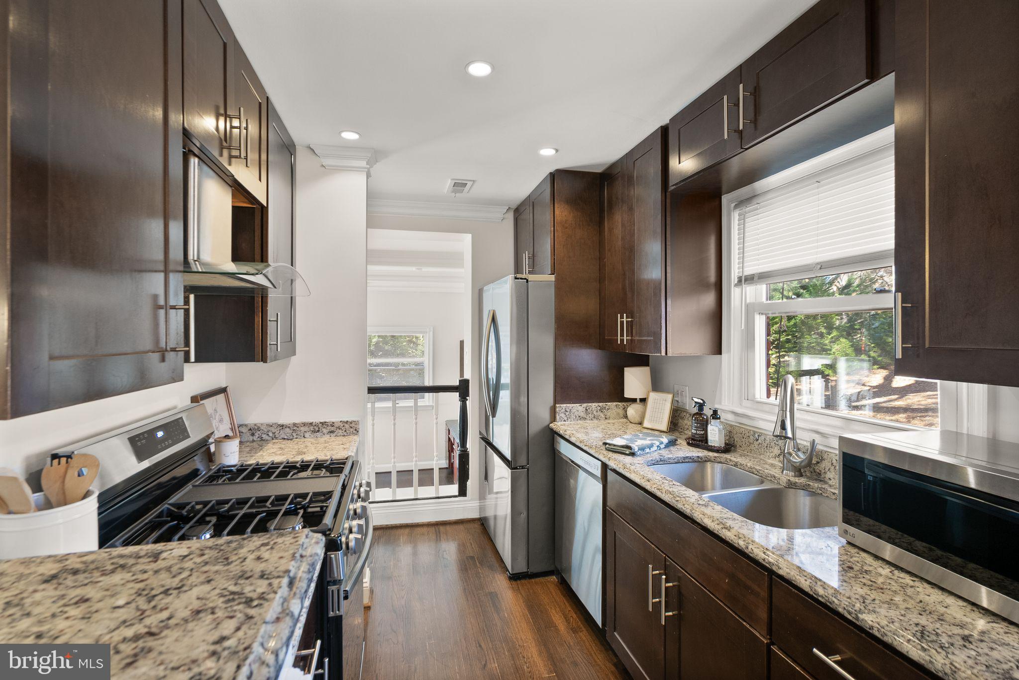 PINECREST ESTATES - Residential