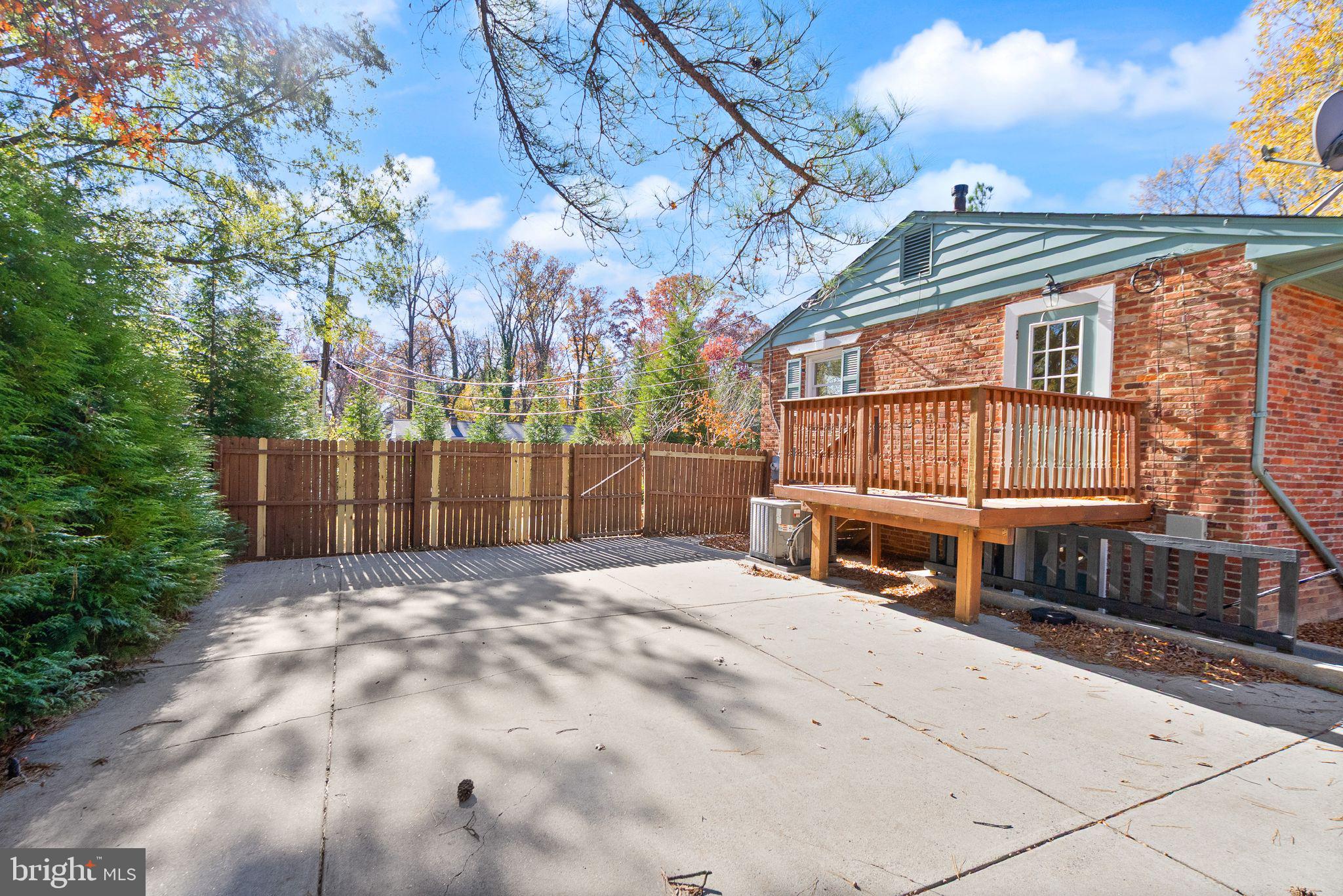 PINECREST ESTATES - Residential