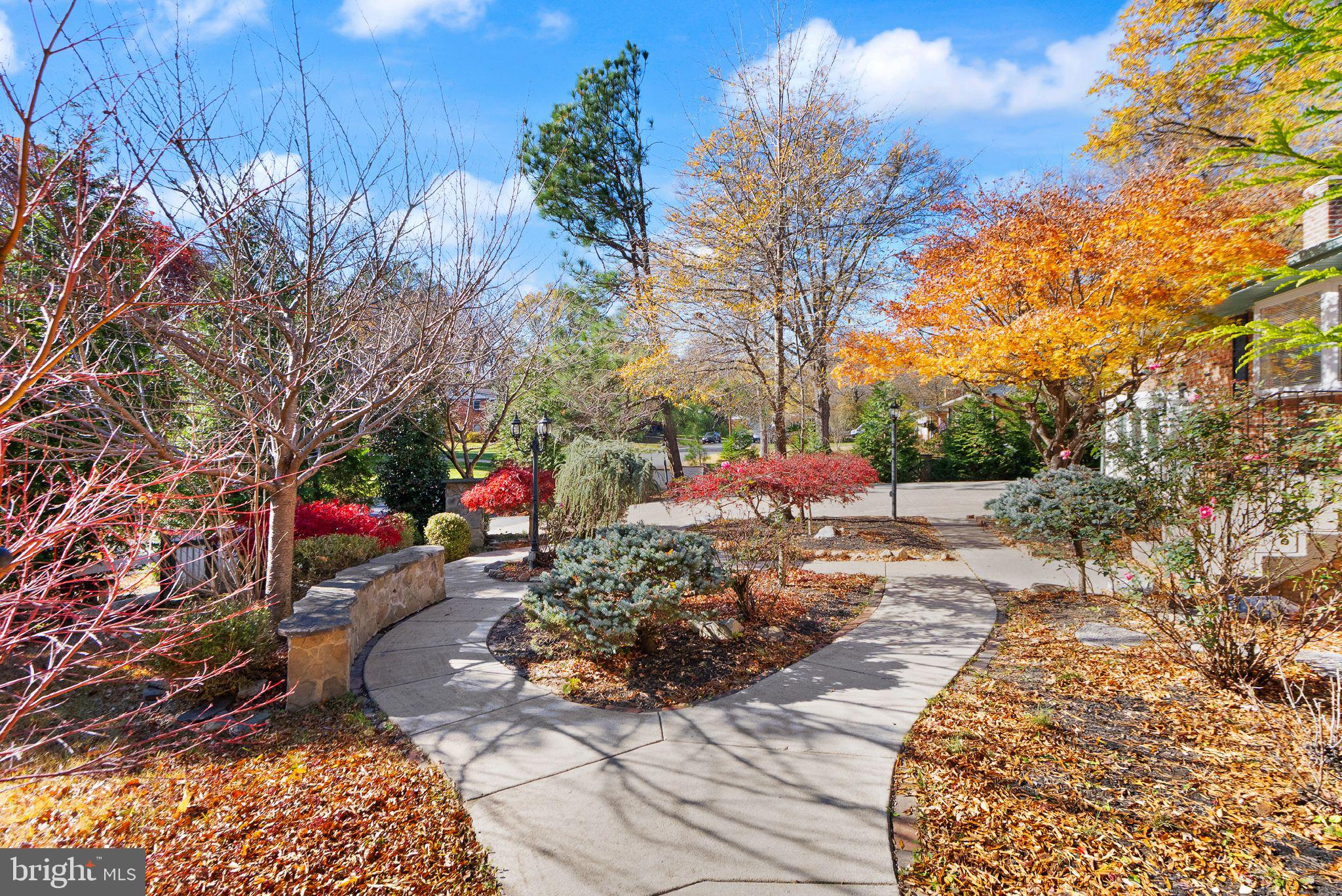 PINECREST ESTATES - Residential