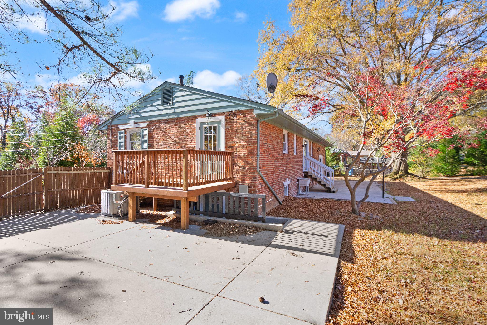 PINECREST ESTATES - Residential