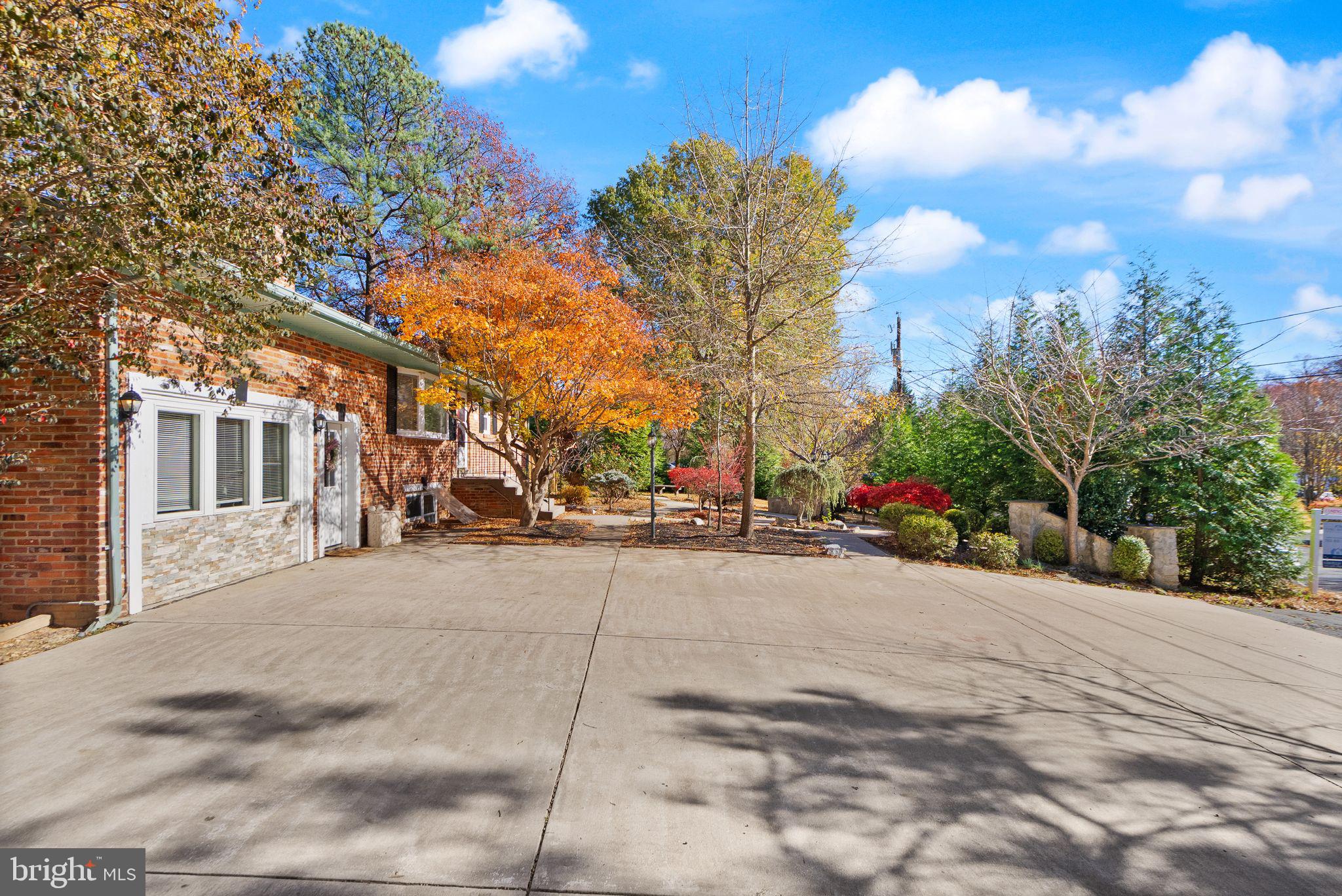 PINECREST ESTATES - Residential